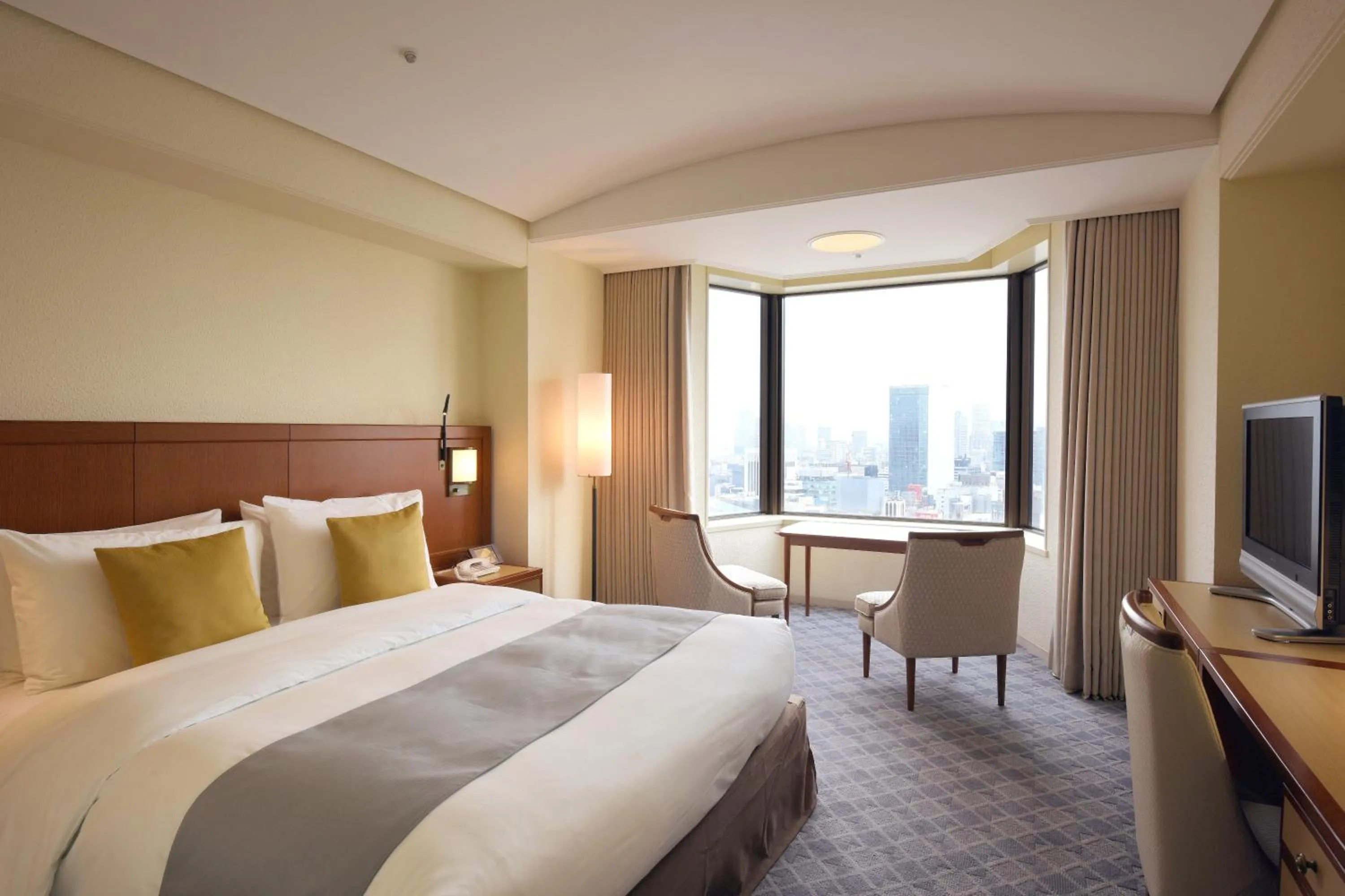 Photo of the whole room, Bed in Imperial Hotel Tokyo