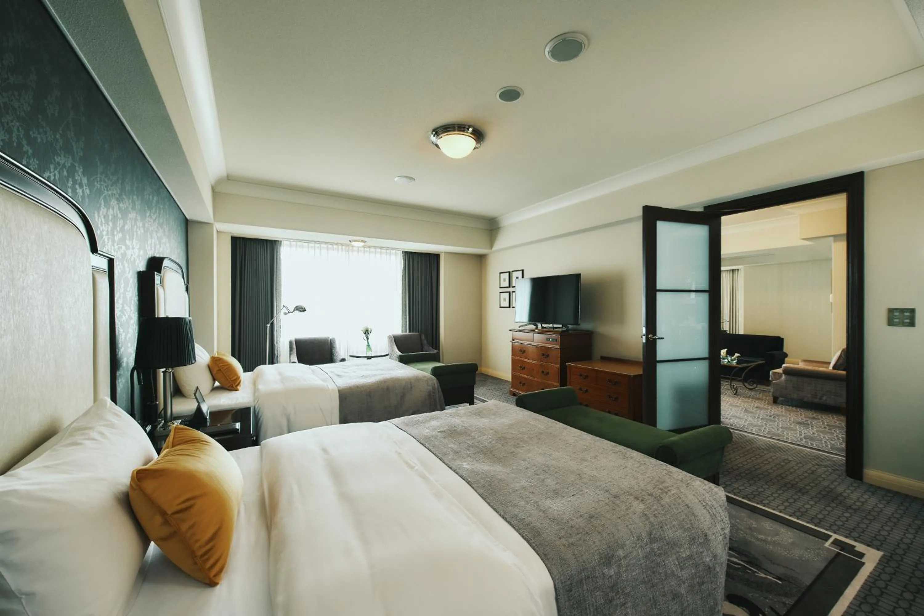 Photo of the whole room, Bed in Imperial Hotel Tokyo