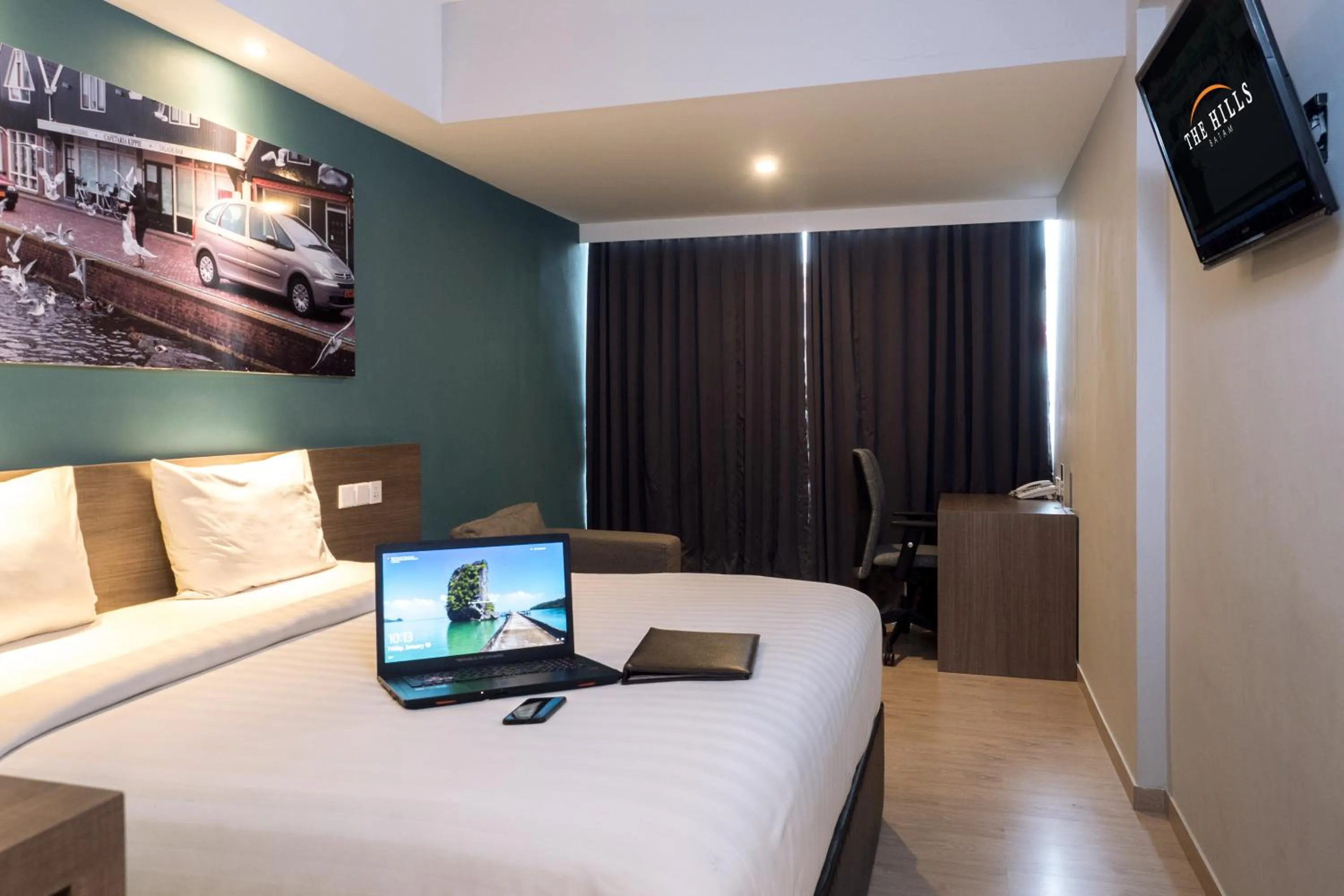 Photo of the whole room, Bed in The Hills Batam