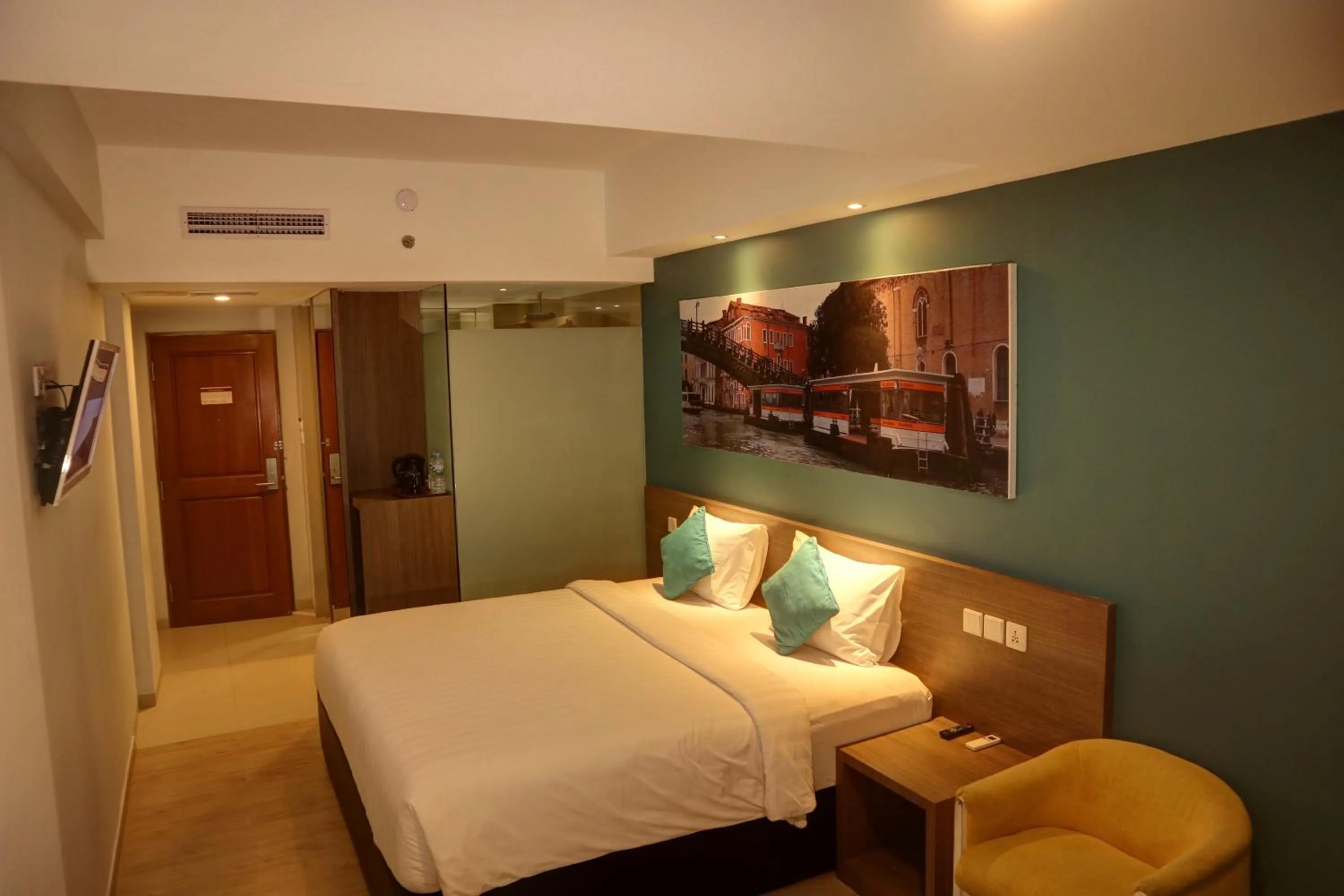 Photo of the whole room, Bed in The Hills Batam