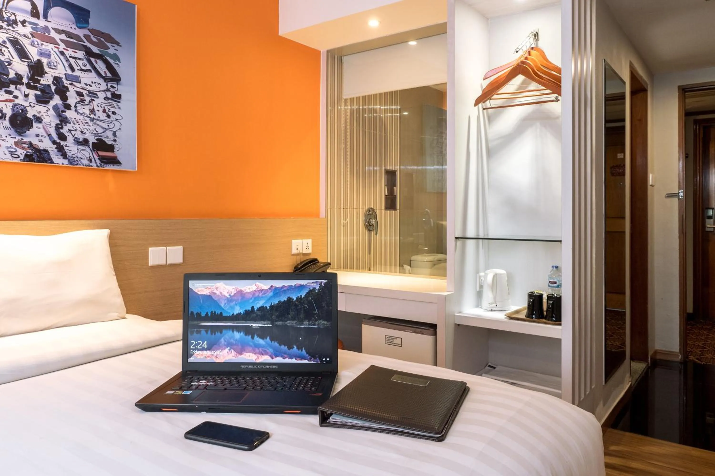 Photo of the whole room, Bed in The Hills Batam