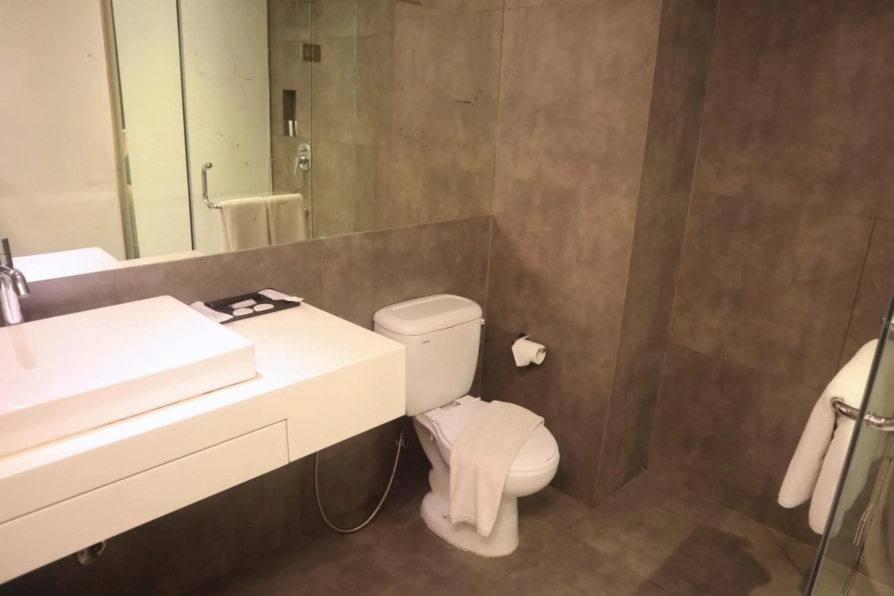 Toilet in The Hills Batam