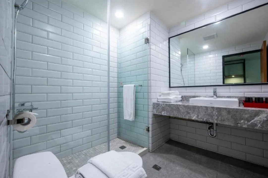 Shower in Howard Resort Xitou