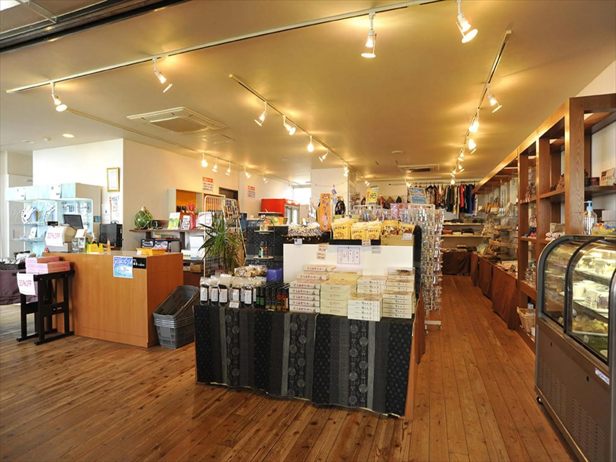 On-site shops in Cypress Resort Kumejima
