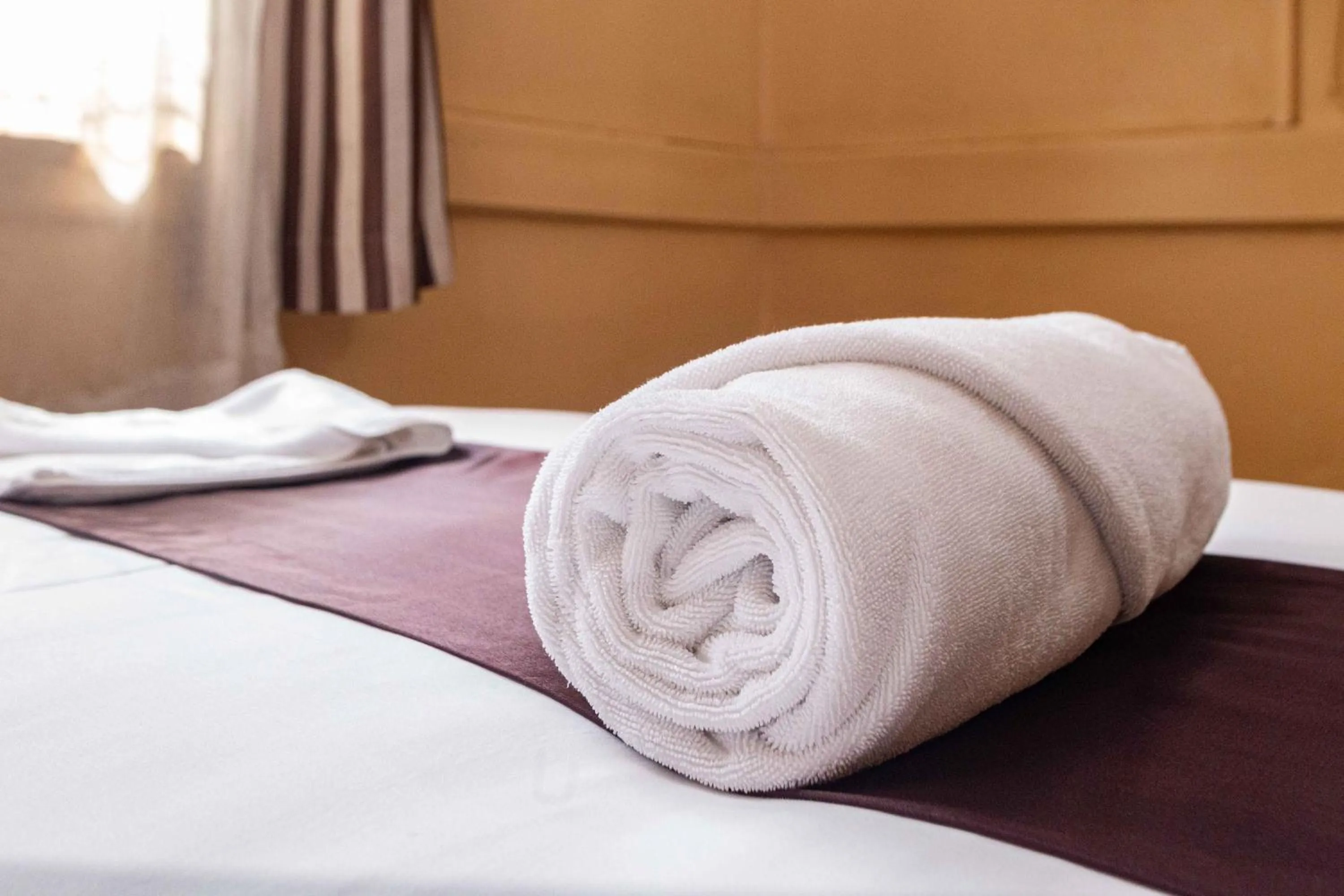 Bedroom, Bed in Impala Hotel Parklands