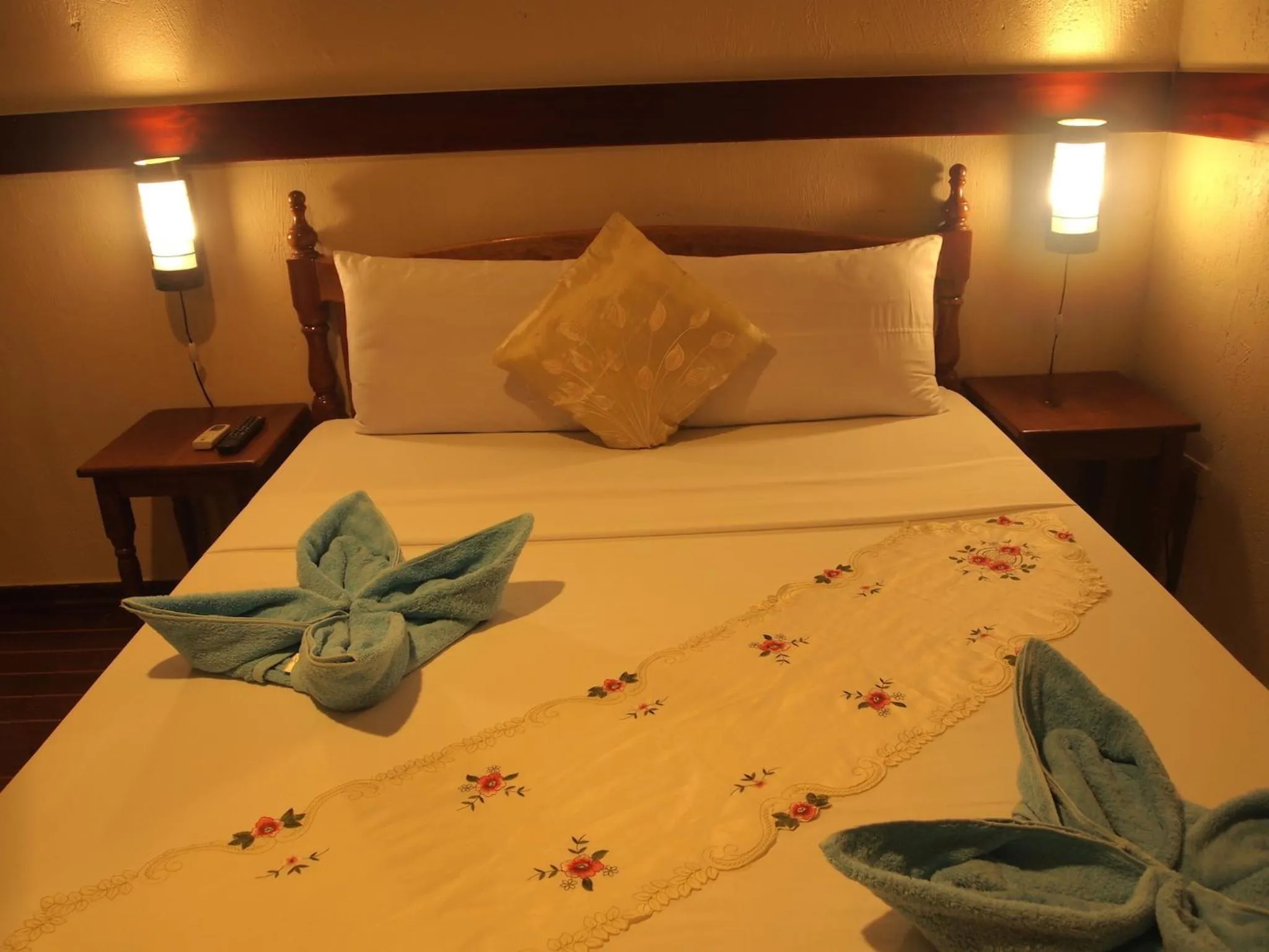 Bed in Floral Villarosa