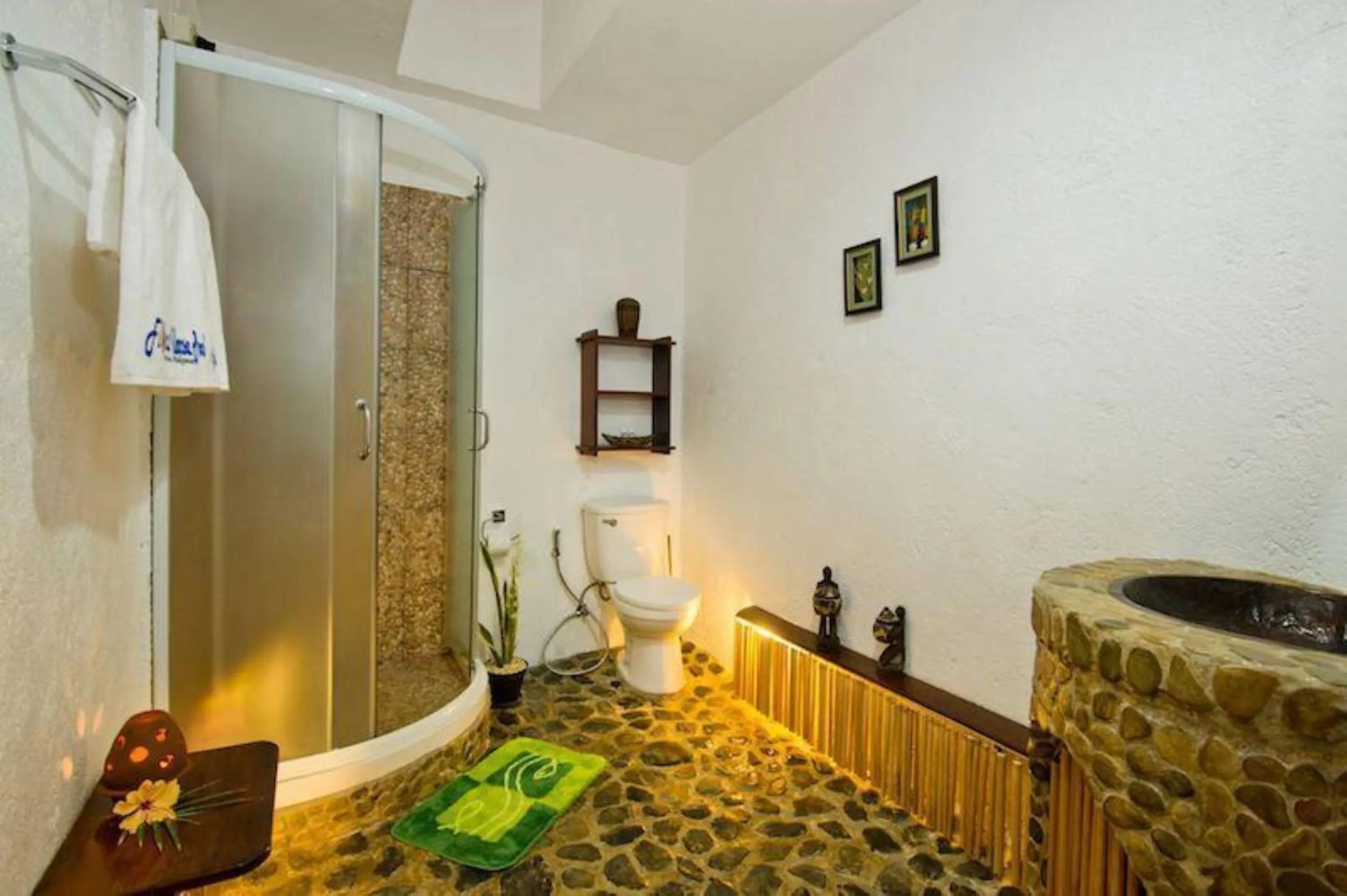 Bathroom in Floral Villarosa