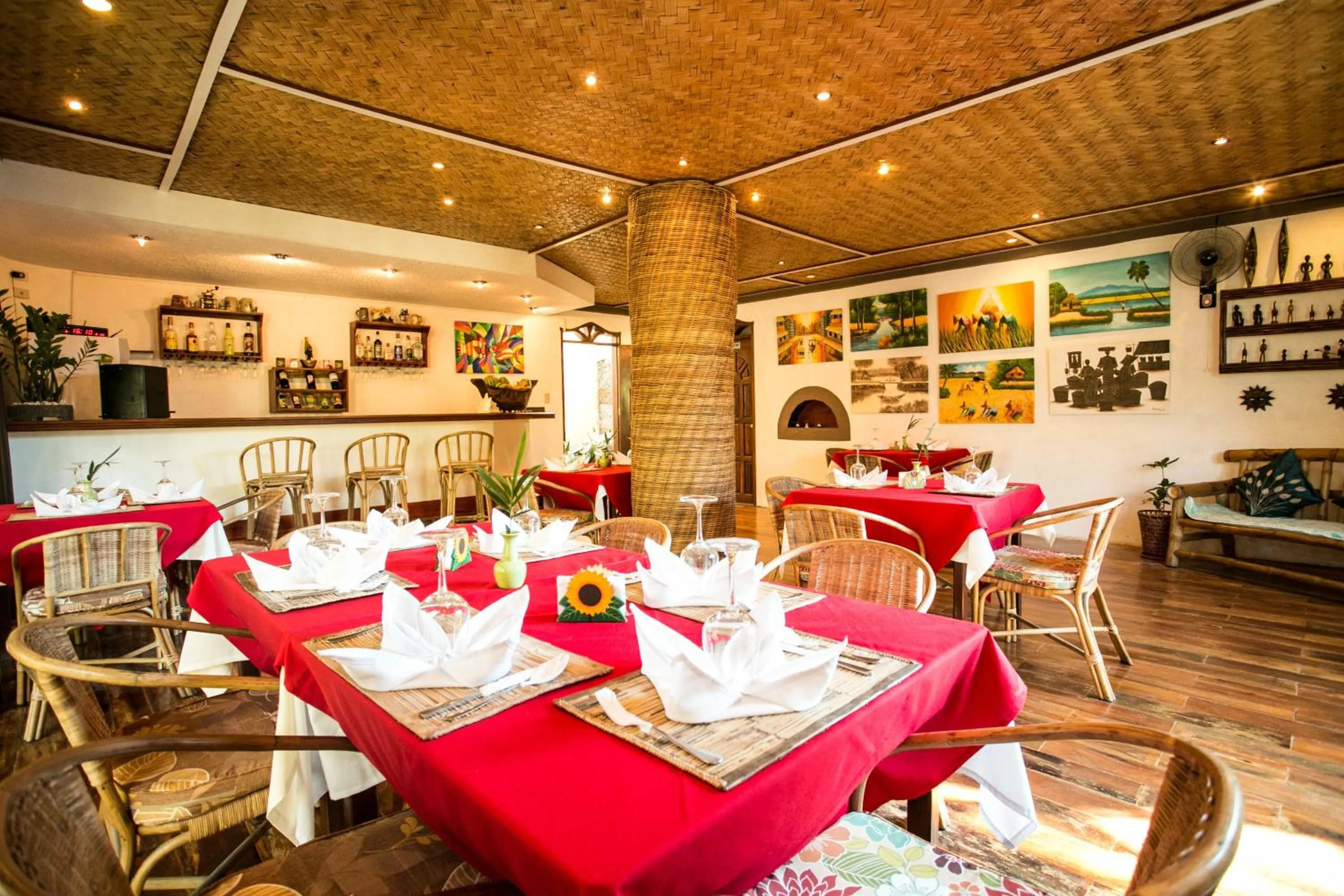Restaurant/places to eat in Floral Villarosa