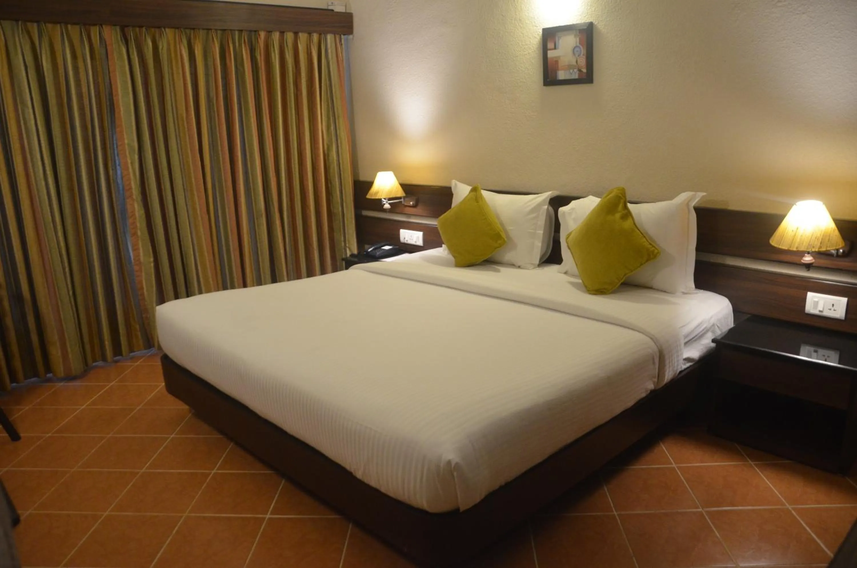 Bed in Green Pastures - A Hill Country Resort