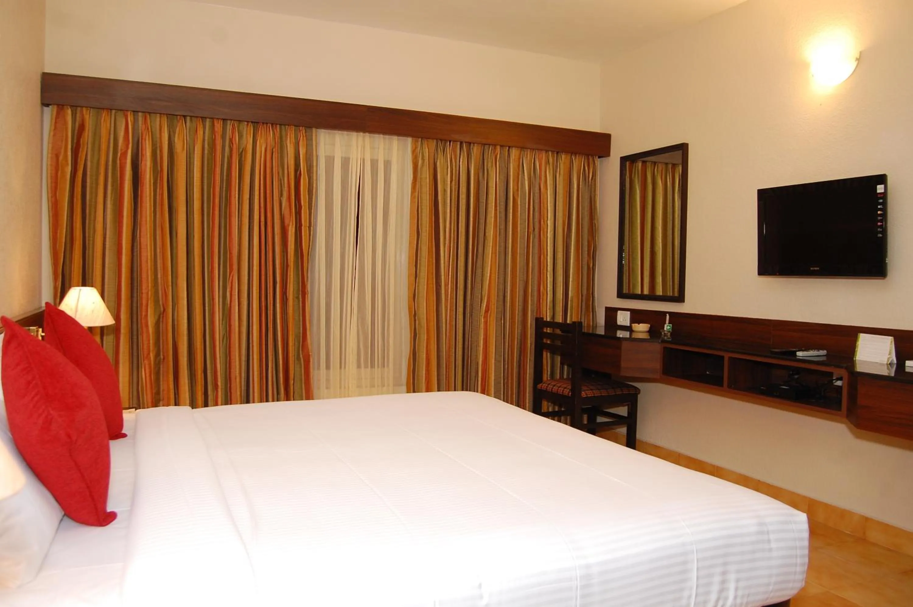 Bed in Green Pastures - A Hill Country Resort