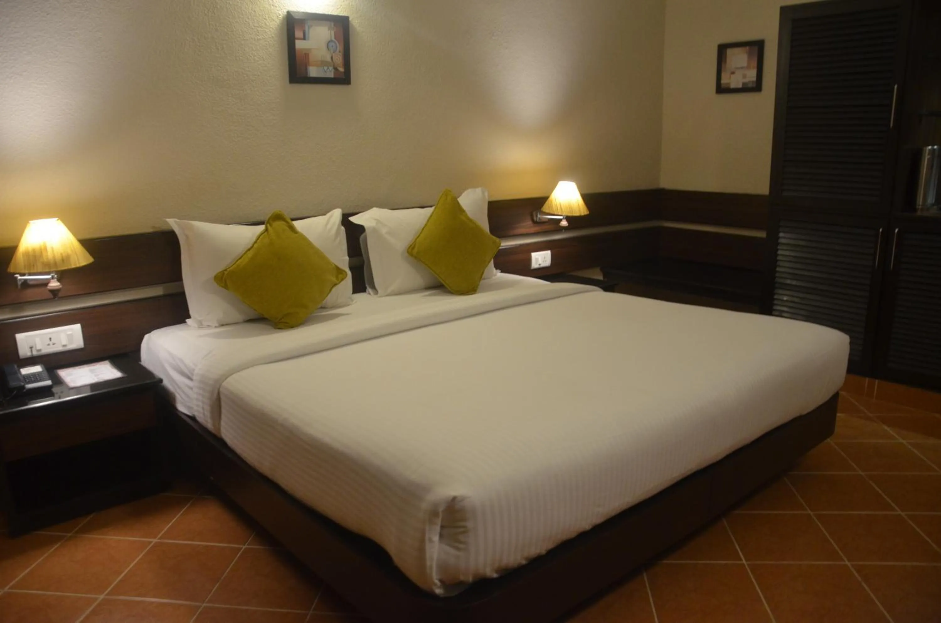 Bed in Green Pastures - A Hill Country Resort