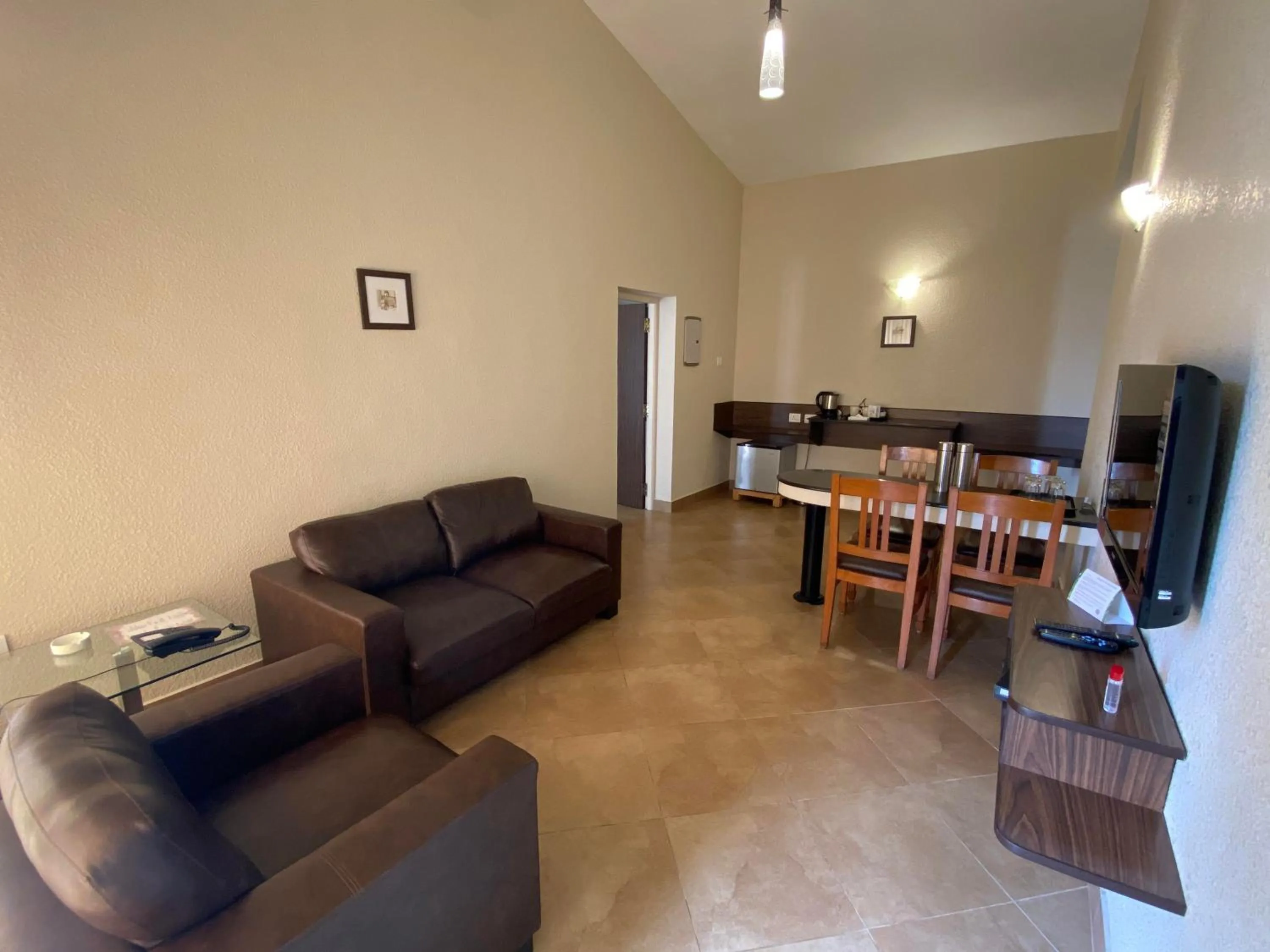 Communal lounge/ TV room in Green Pastures - A Hill Country Resort