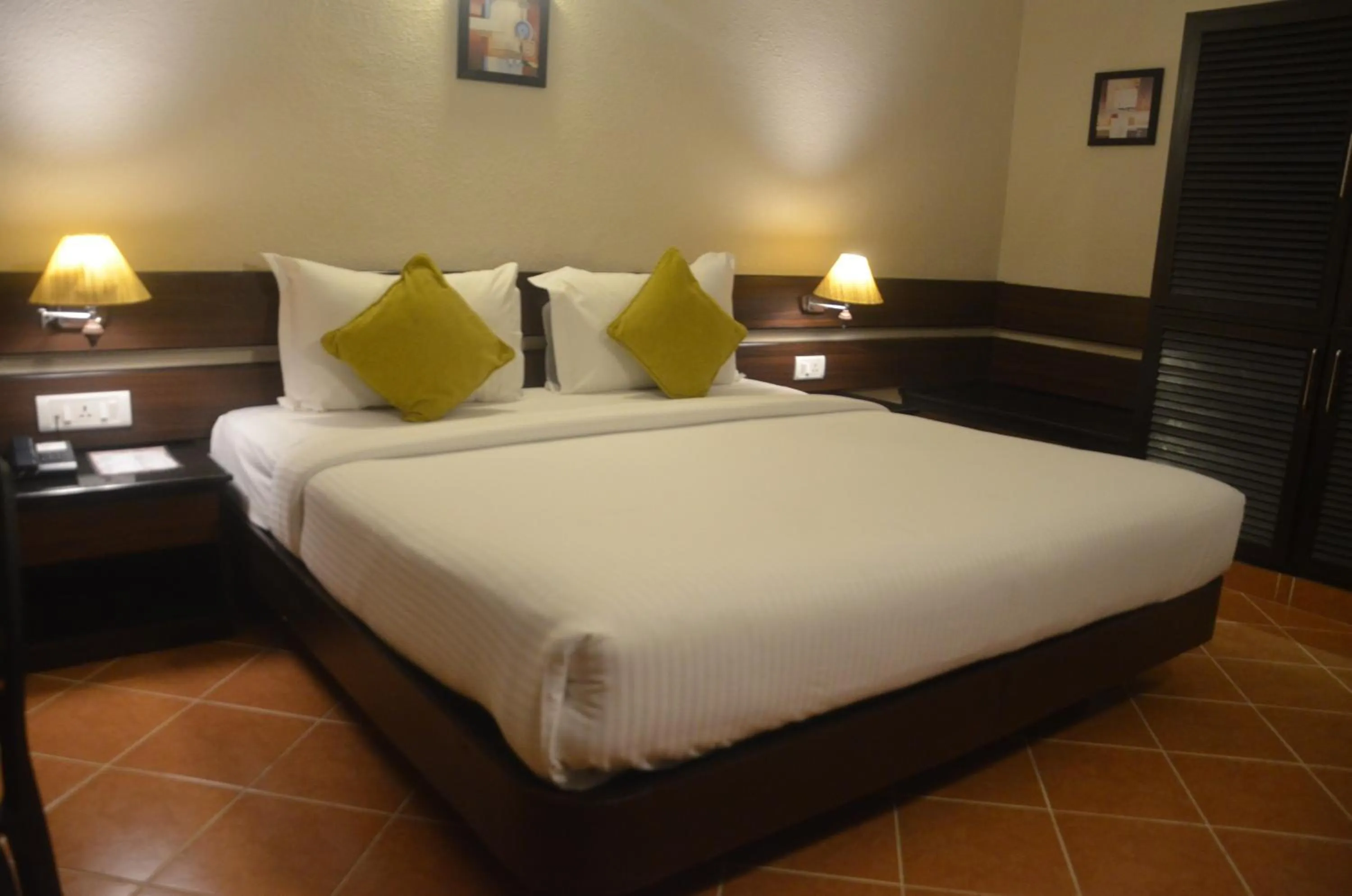 Bed in Green Pastures - A Hill Country Resort