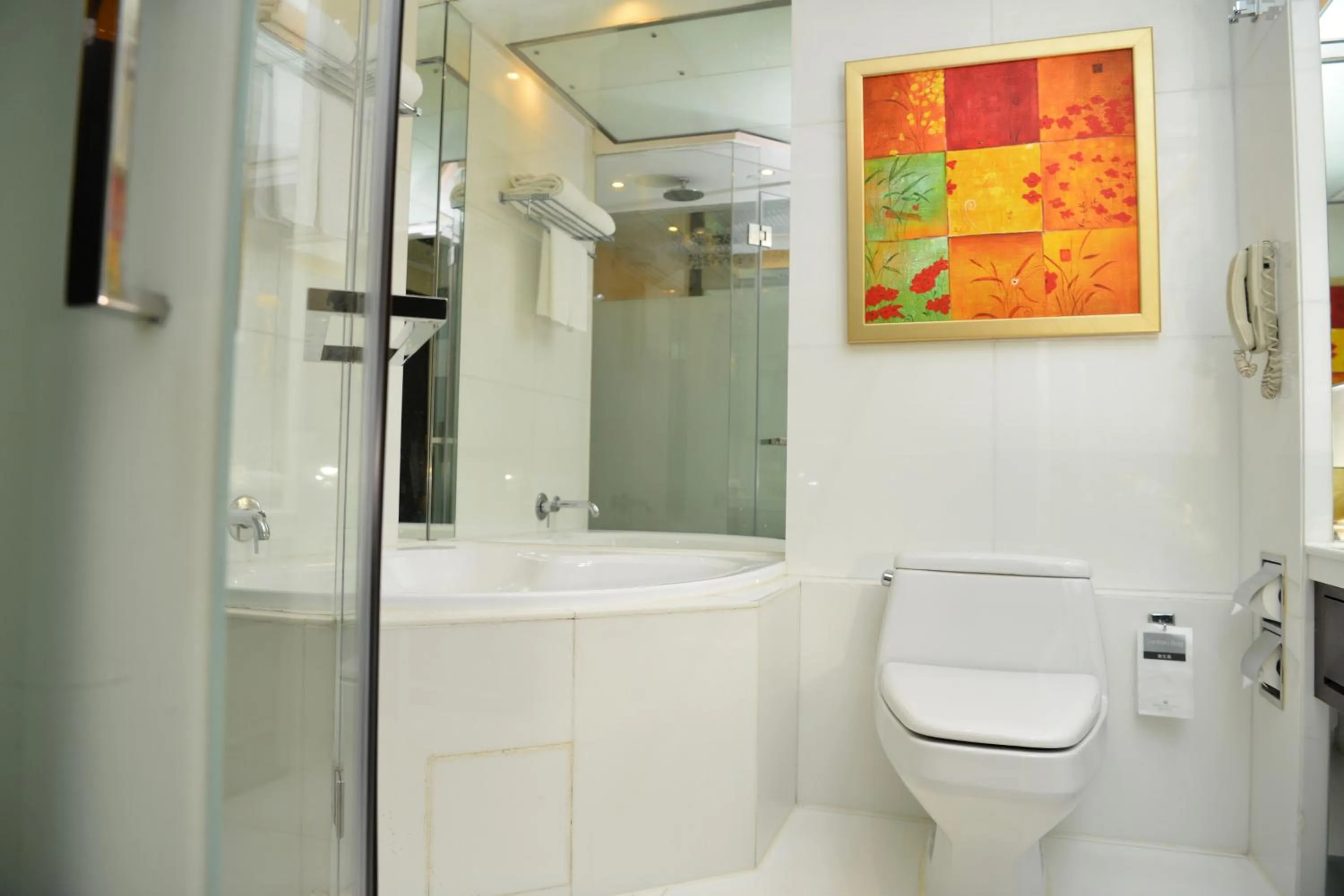 Toilet in Regal Hongkong Hotel