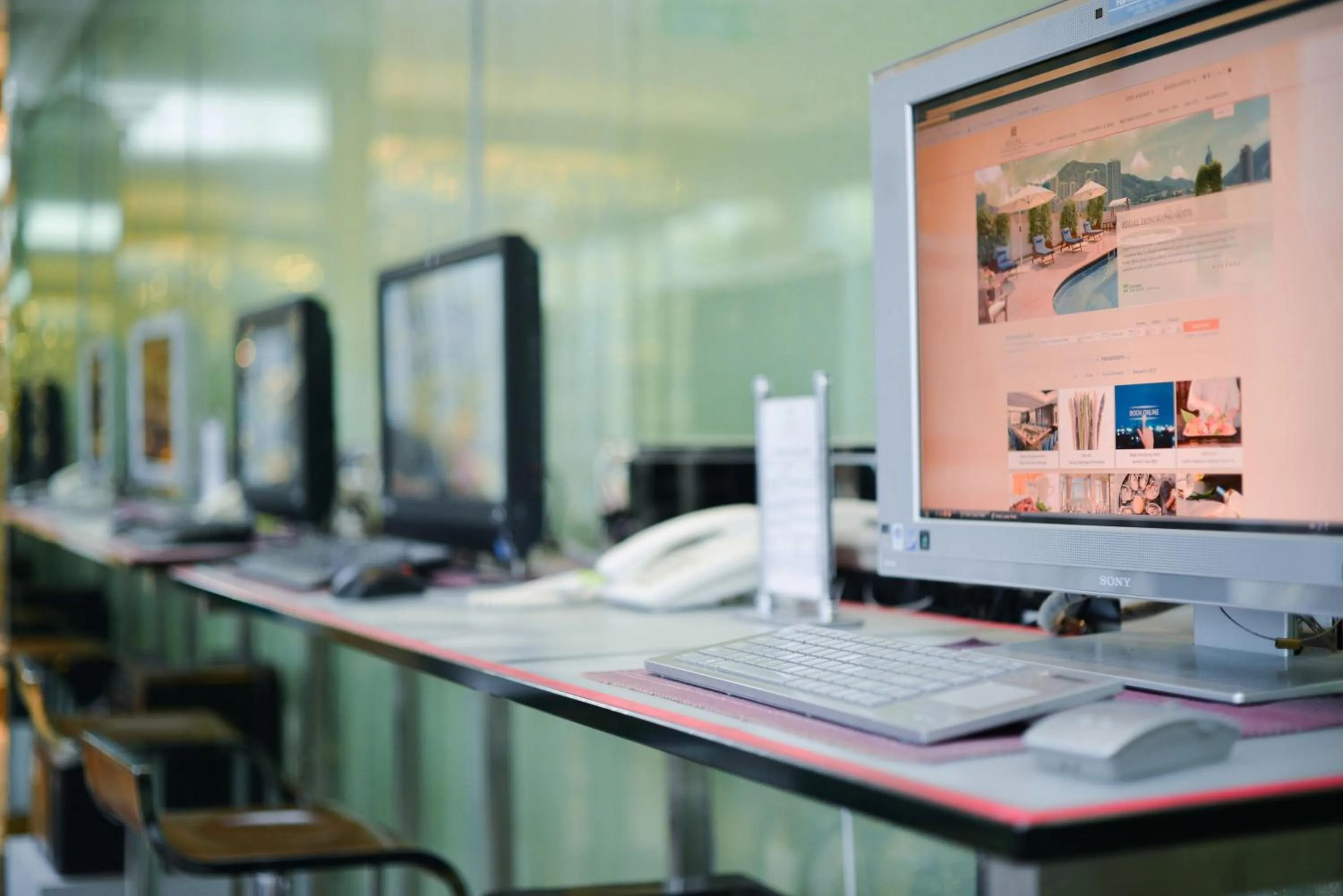 Business facilities in Regal Hongkong Hotel