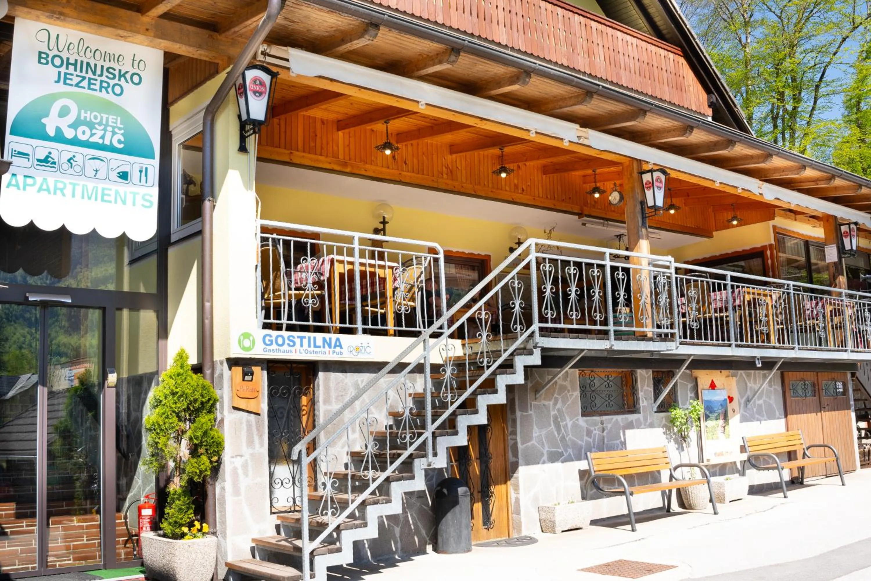 Restaurant/places to eat in Penzion Rožič