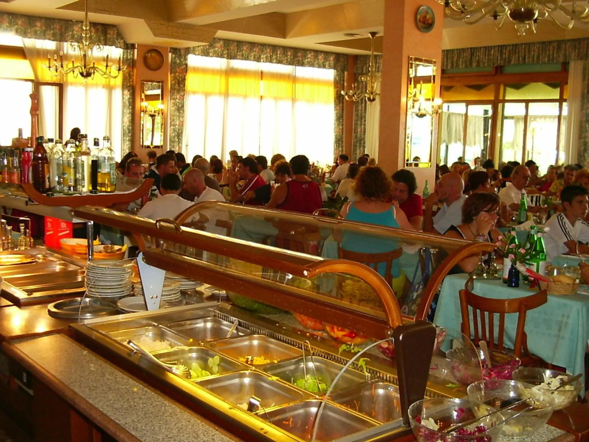 Restaurant/places to eat in Hotel Continental