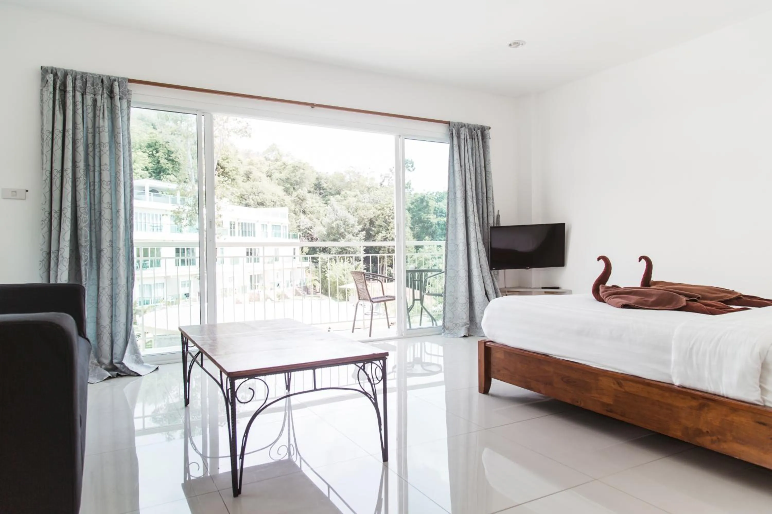 Photo of the whole room, Bed in Pandora