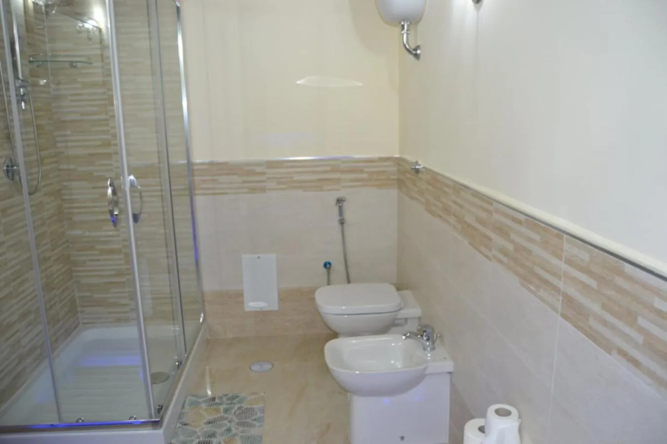 Shower in B&B Punto Stella