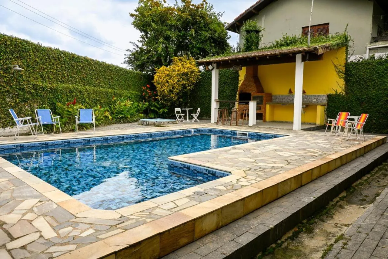 Pé na Areia com Piscina e Churrasqueira - 2 suítes