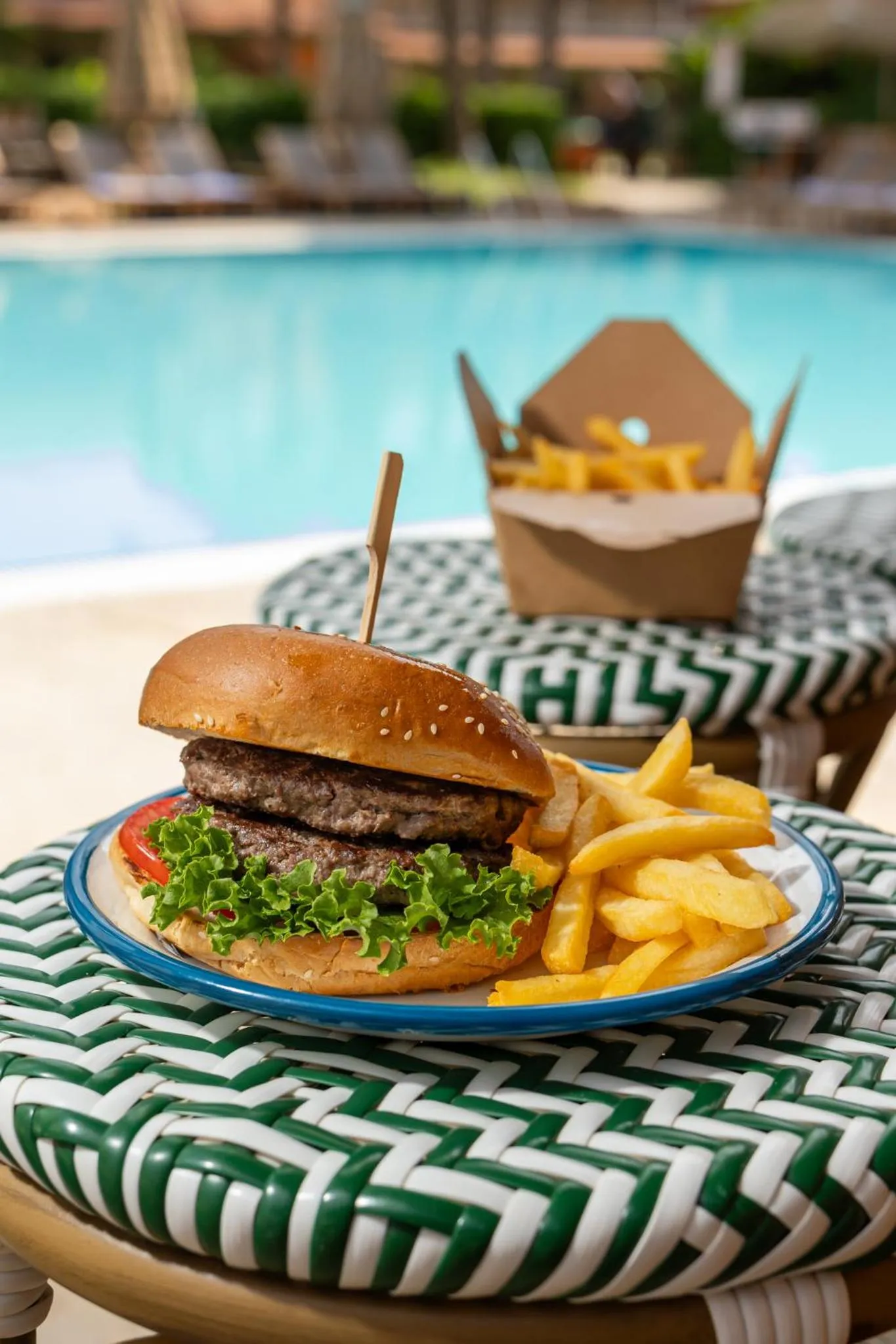 Restaurant/places to eat in Solaya Kineret