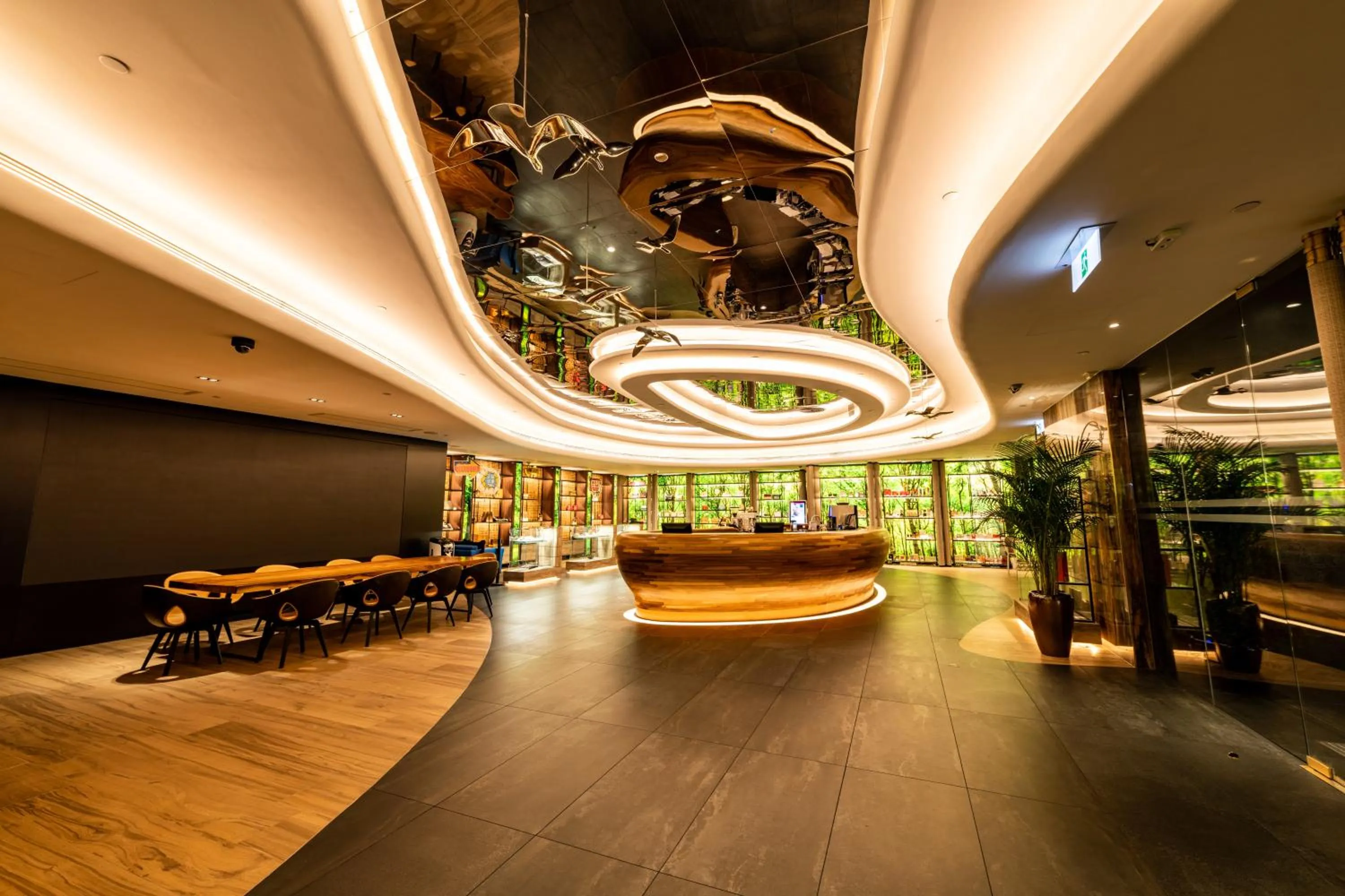 Lobby or reception in OASIS AVENUE - A GDH HOTEL