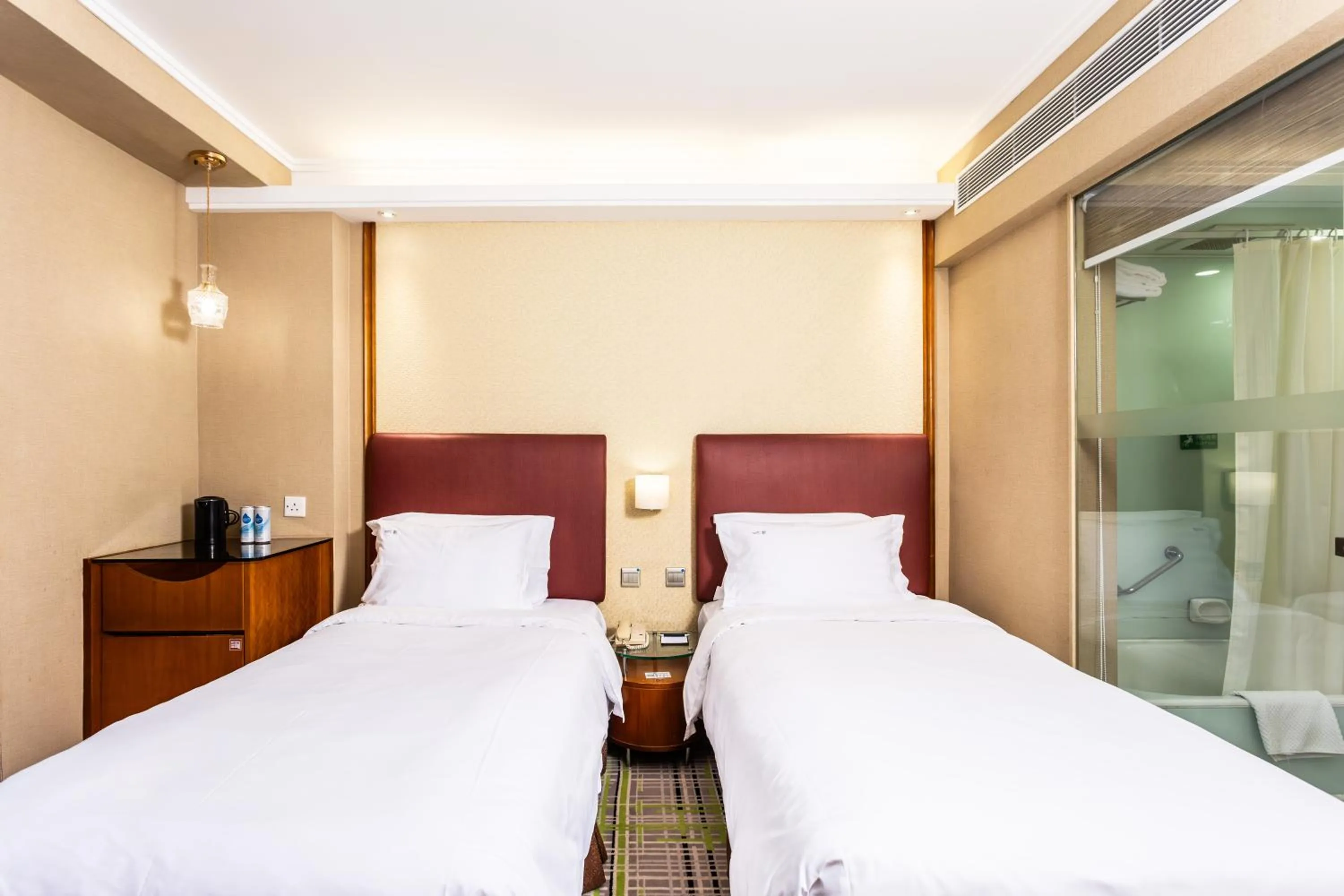 Bed in Wharney Hotel