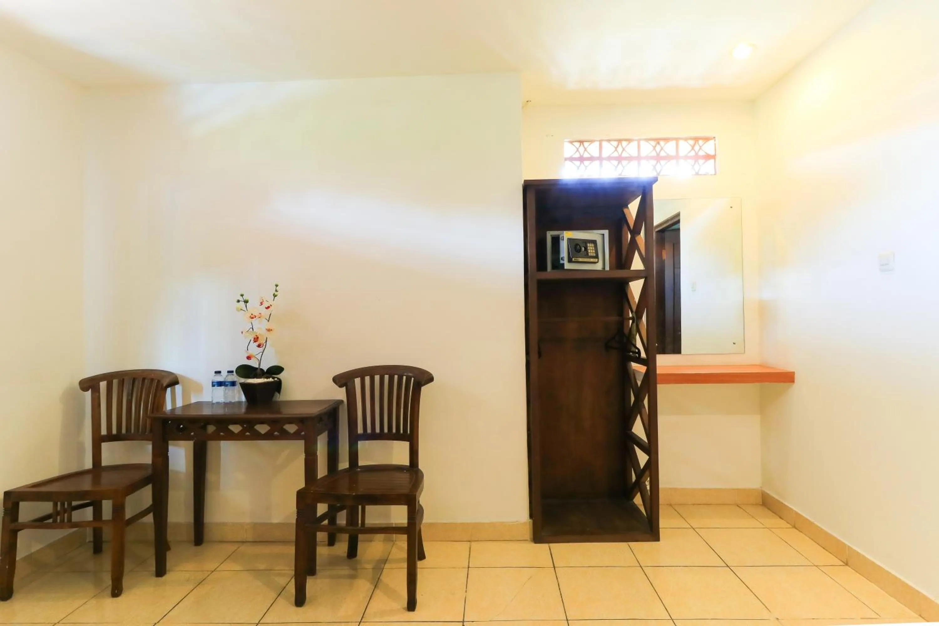 Seating area in Ayu Lili Garden Hotel Kuta