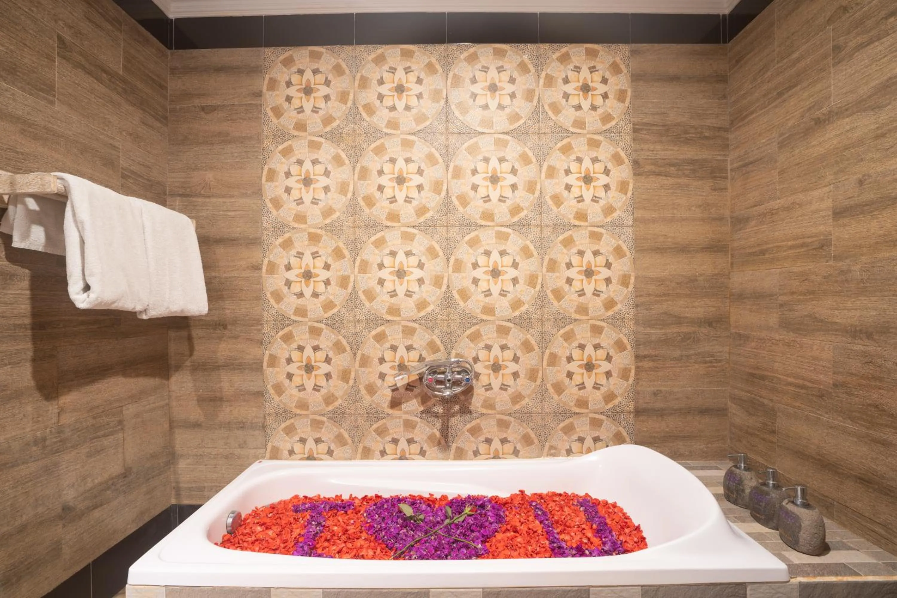 Hot Tub in Uma Sebatu Villa Ubud