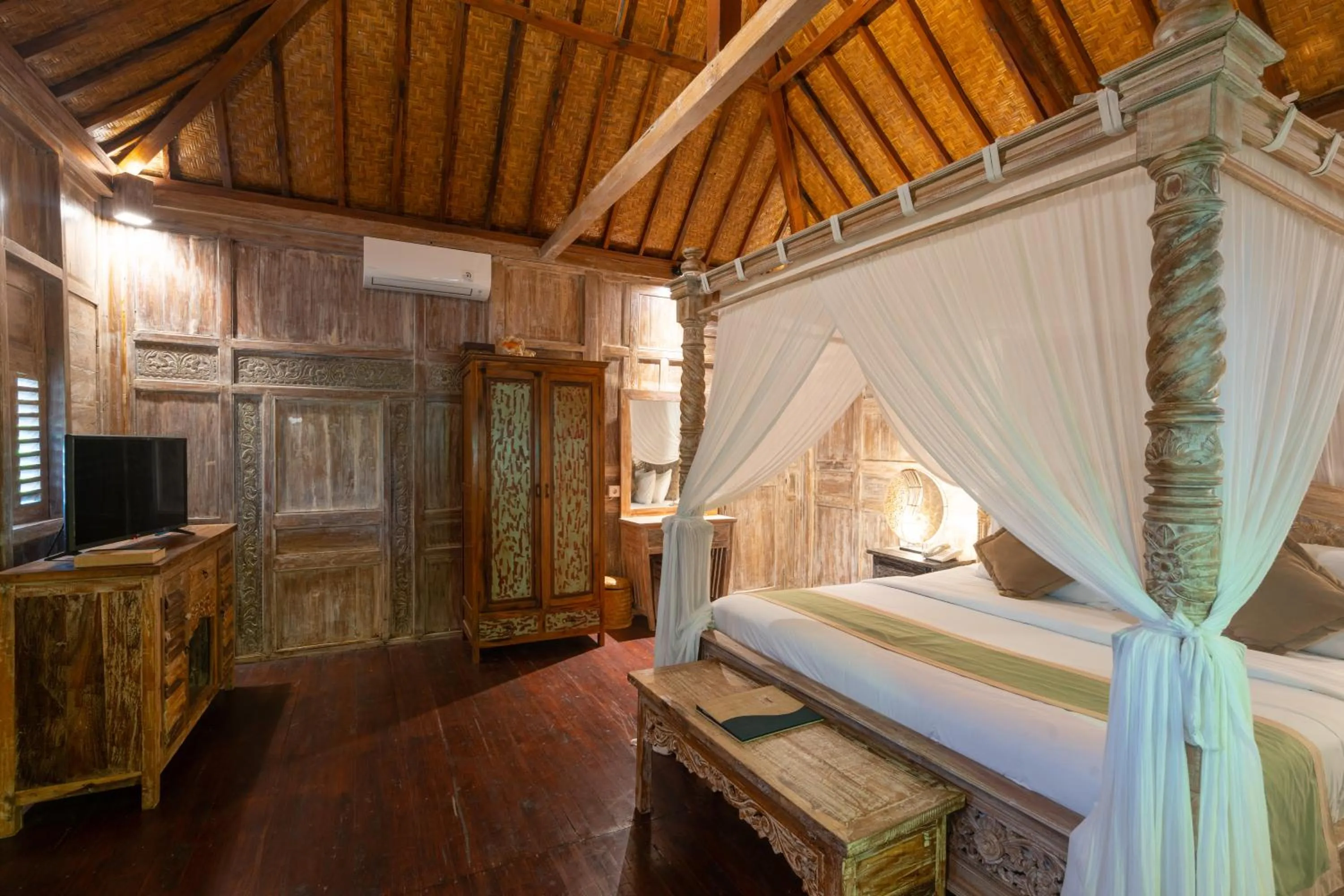 Bed in Uma Sebatu Villa Ubud