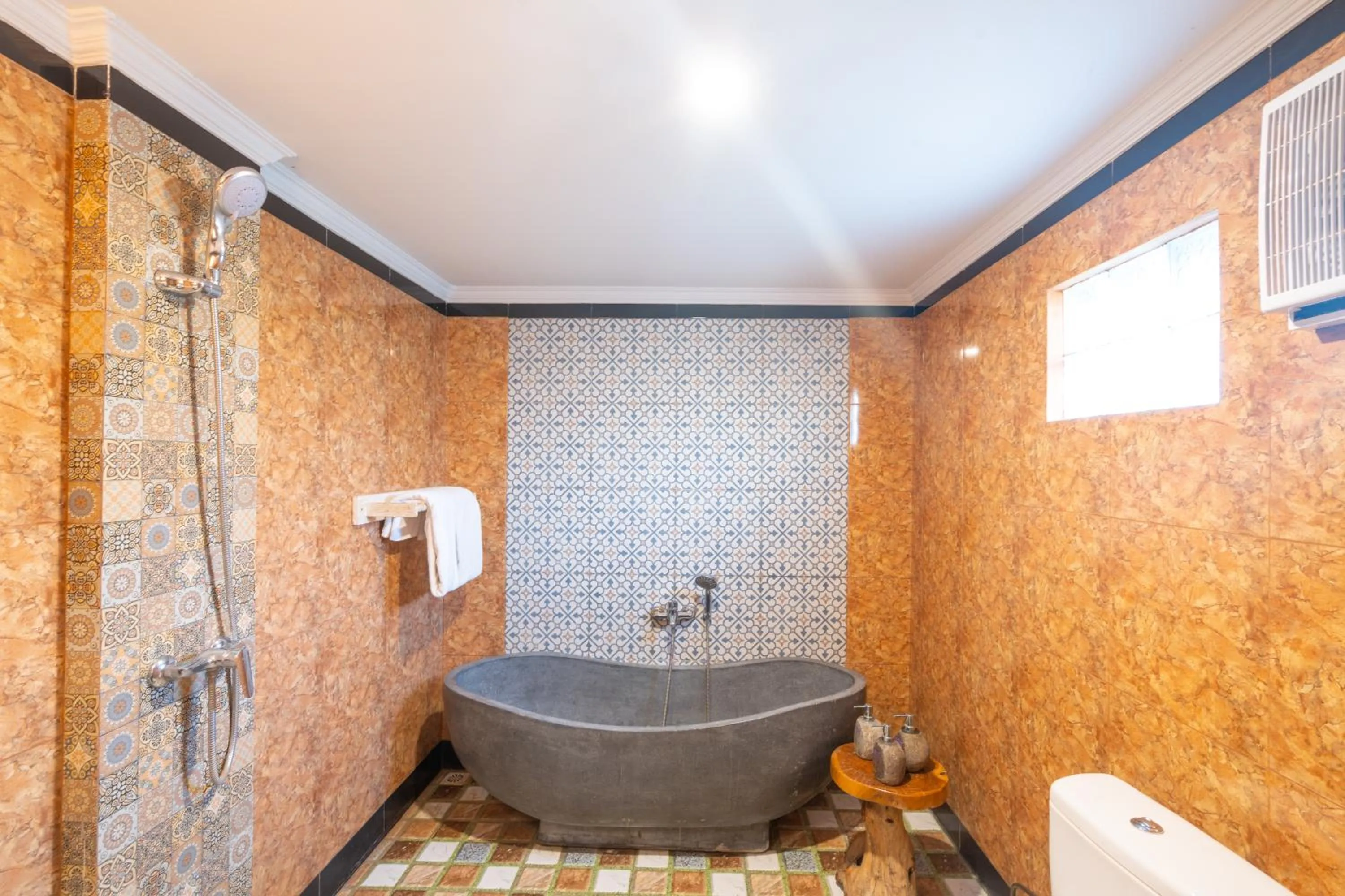 Shower in Uma Sebatu Villa Ubud