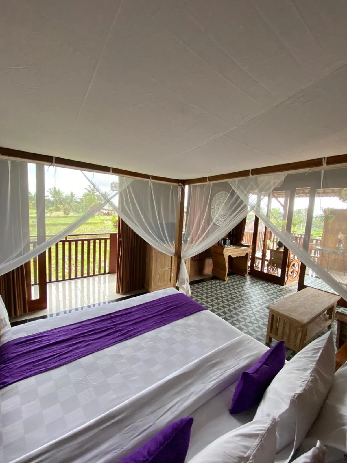 TV and multimedia, Bed in Uma Sebatu Villa Ubud