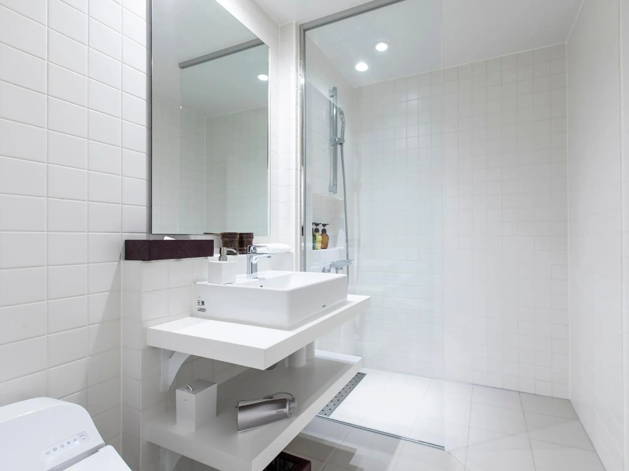 Shower in Birchwood Chalet