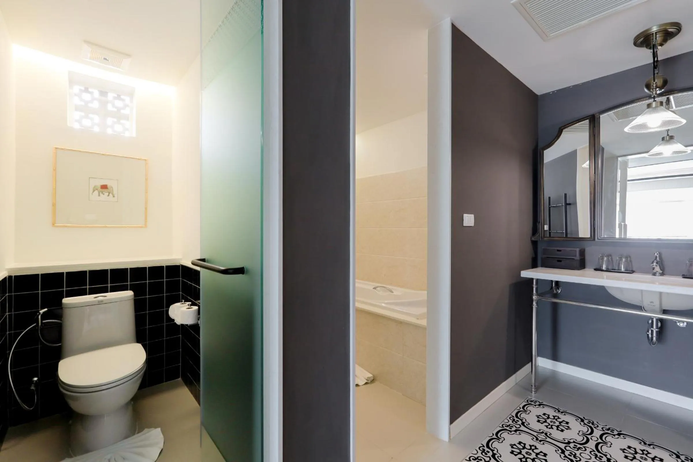 Toilet in Marina Gallery Resort-KACHA-Kalim Bay by Sugar Marina Boutique Hotels