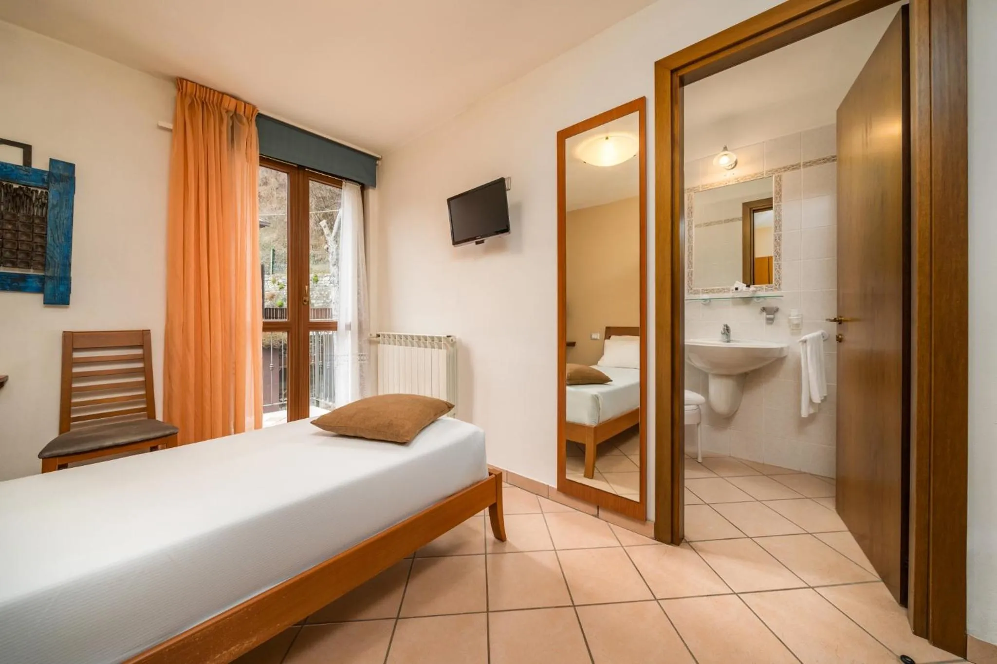 Bedroom, Bed in Hotel Oasi Verde