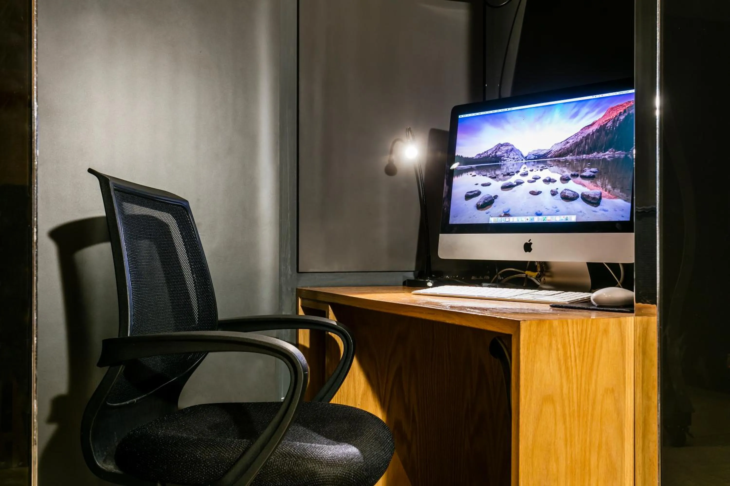 Business facilities in Nathan Hotel