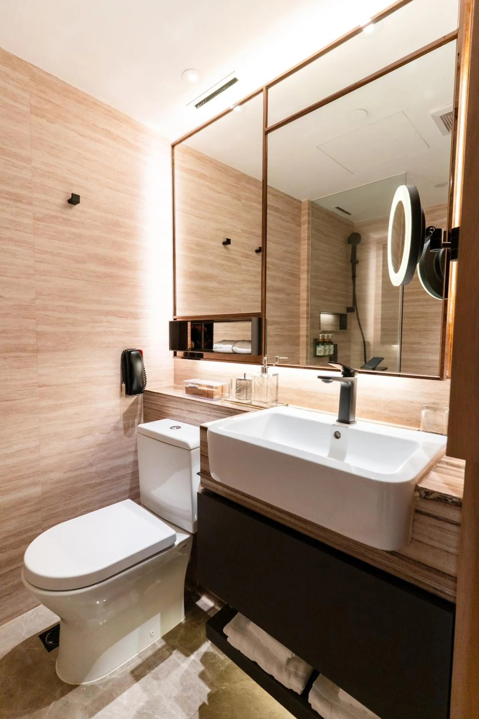 Bathroom in Nathan Hotel