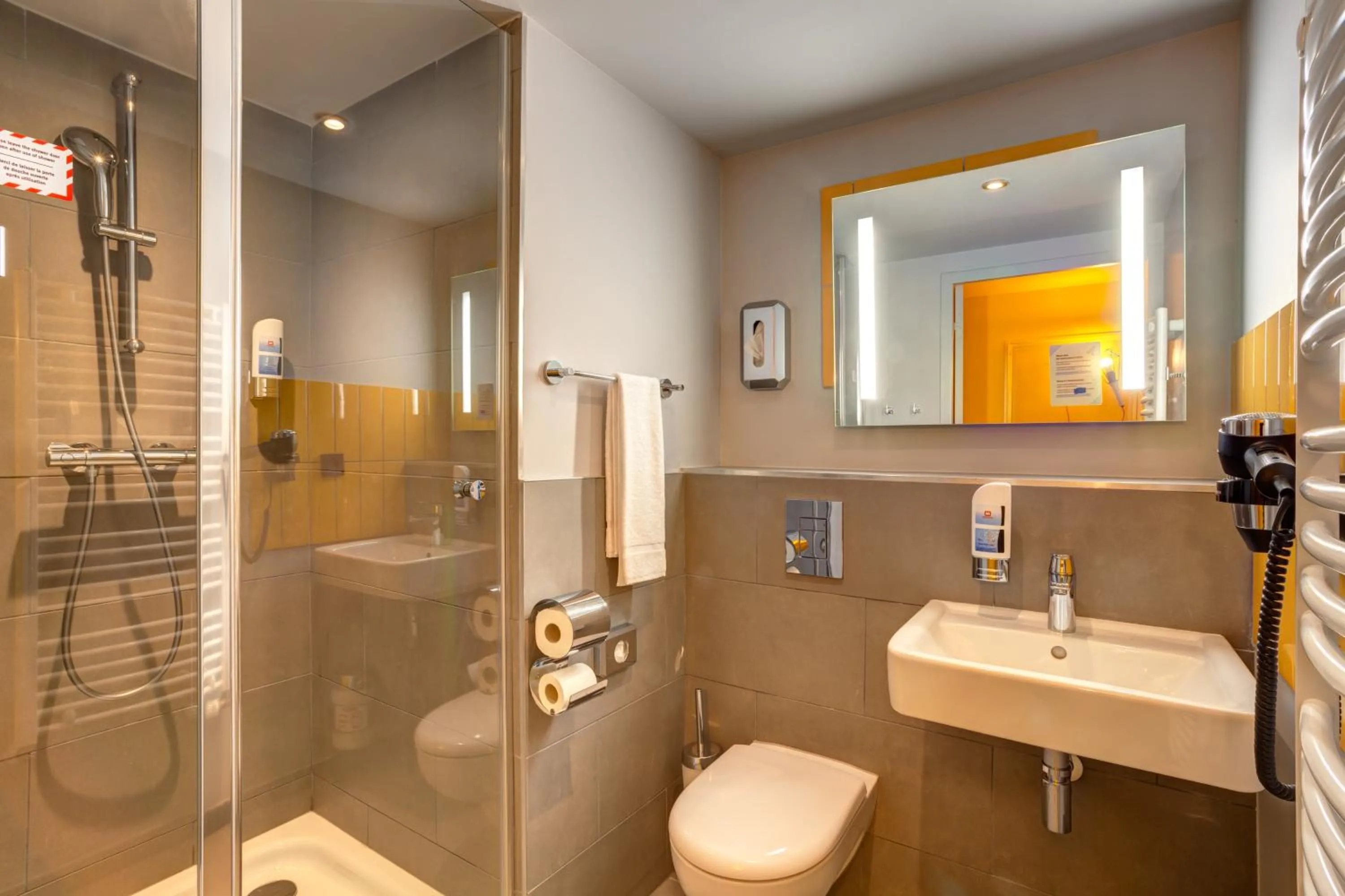 Bathroom in MEININGER Hotel Lyon Centre Berthelot