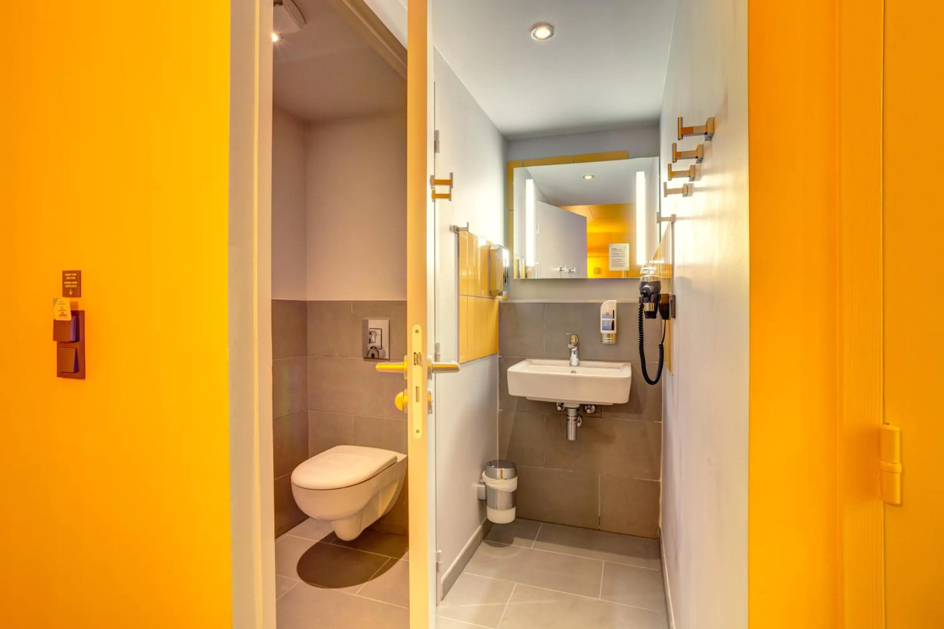 Bathroom in MEININGER Hotel Lyon Centre Berthelot