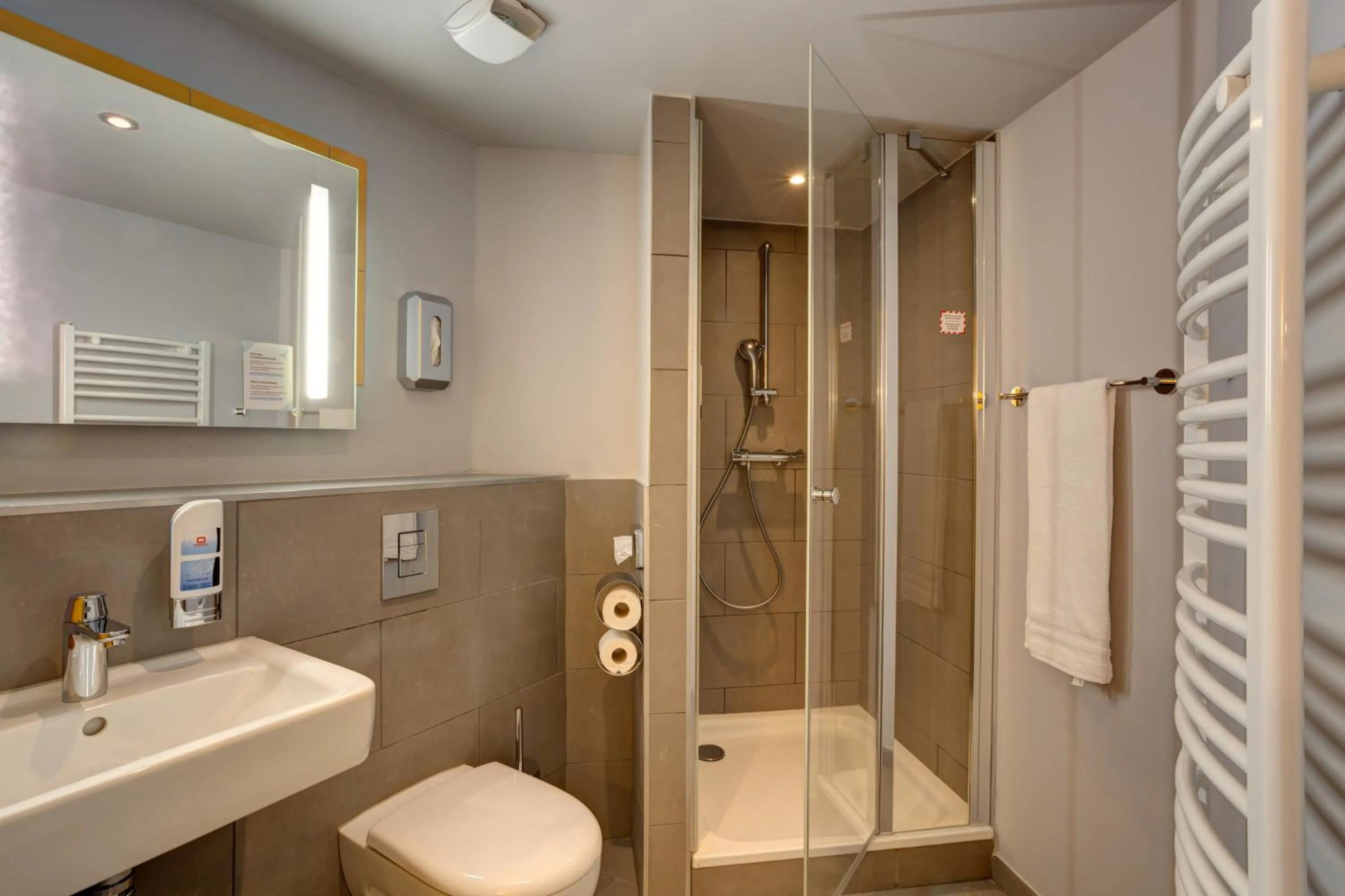 Bathroom in MEININGER Hotel Lyon Centre Berthelot