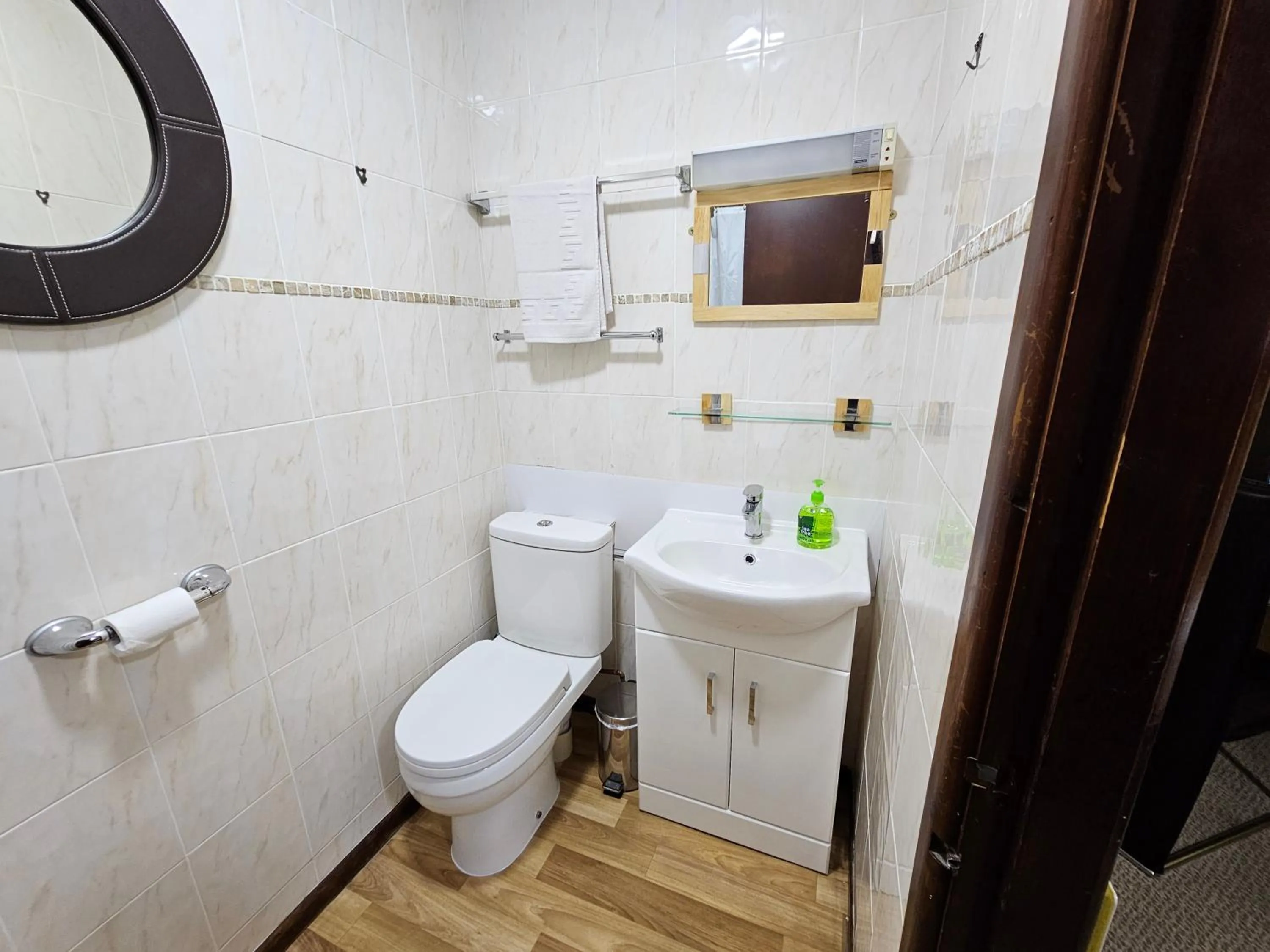 Bathroom in Collingwood Hotel