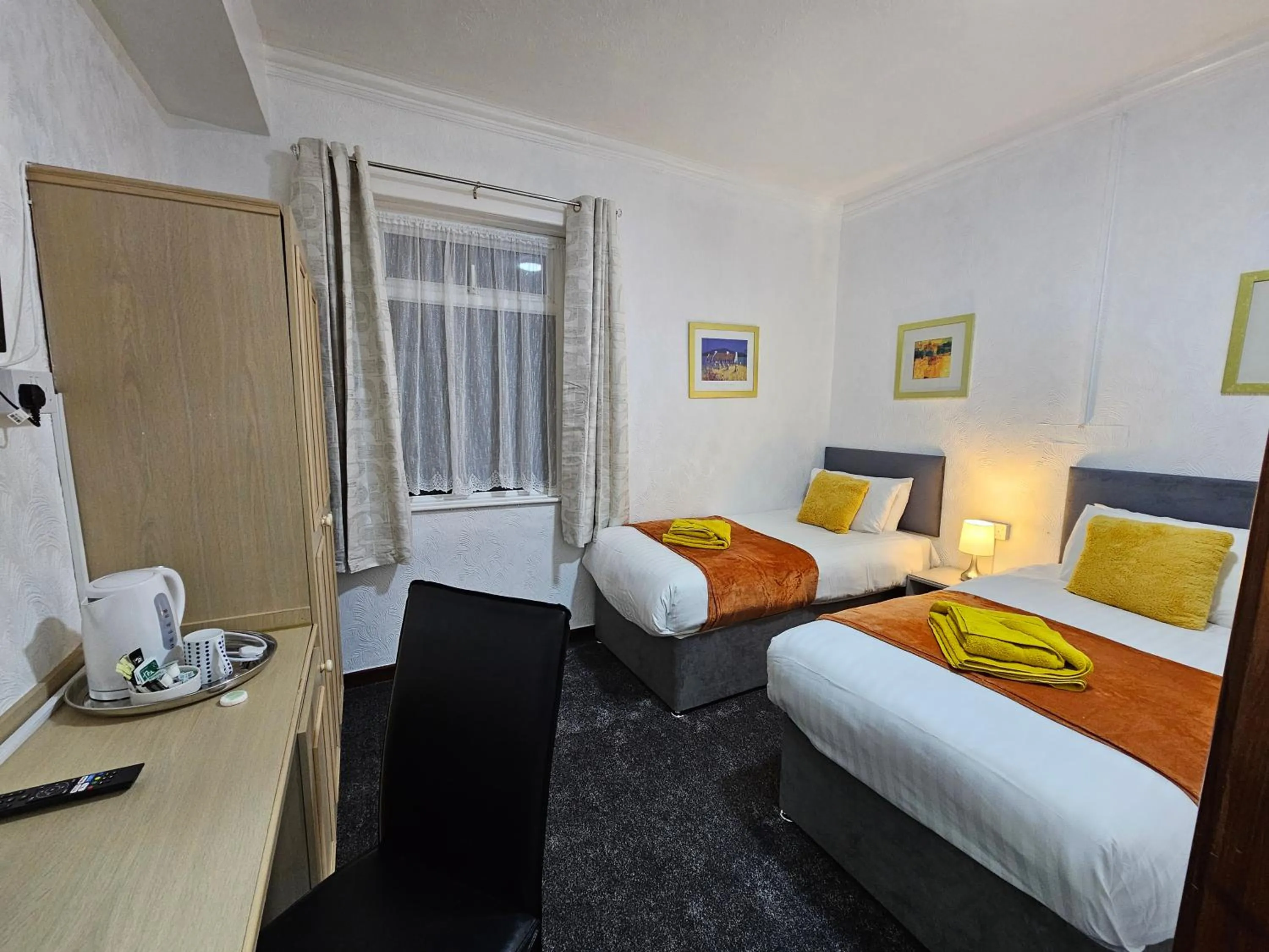 Bedroom, Bed in Collingwood Hotel