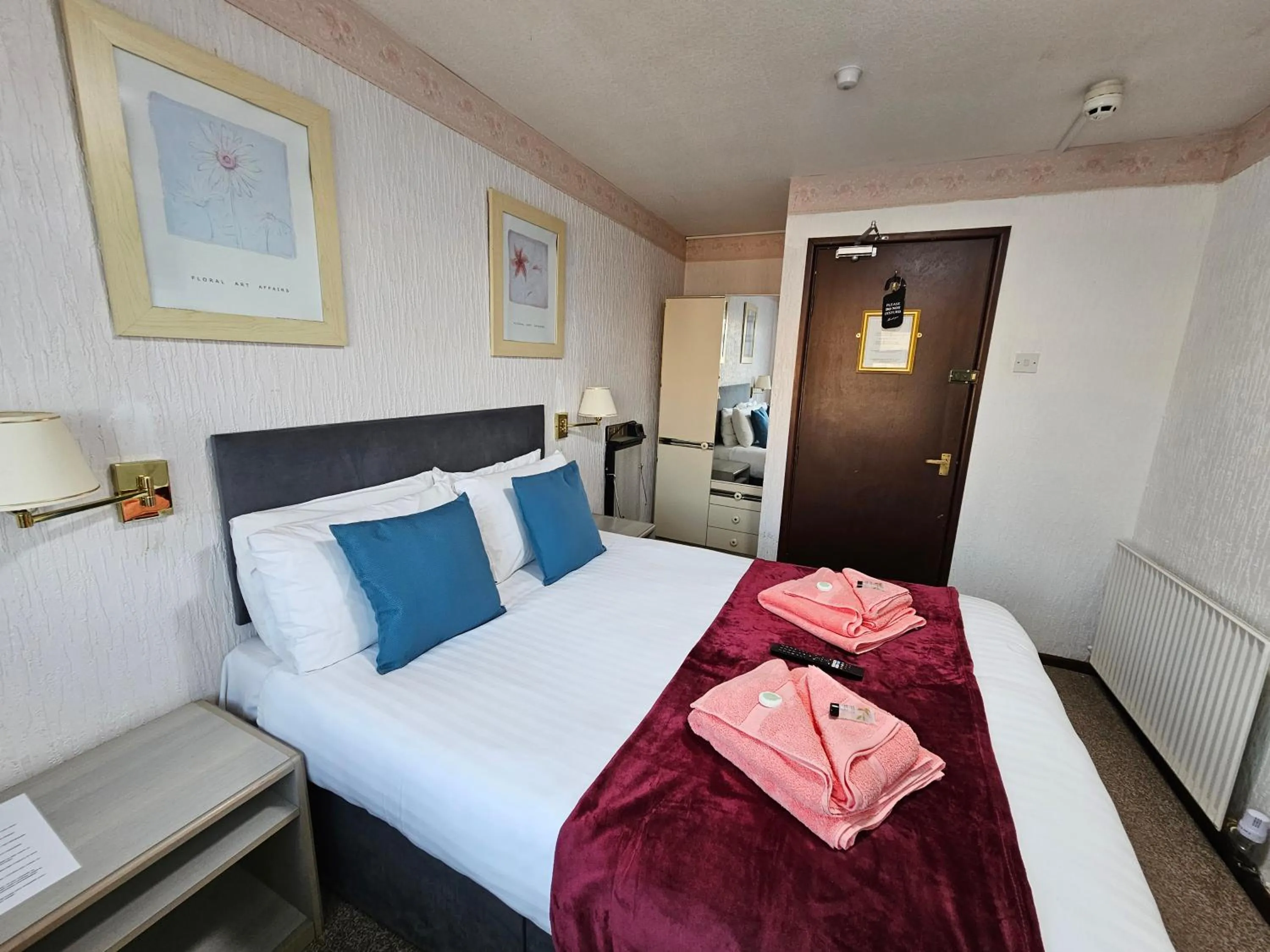 Bedroom, Bed in Collingwood Hotel