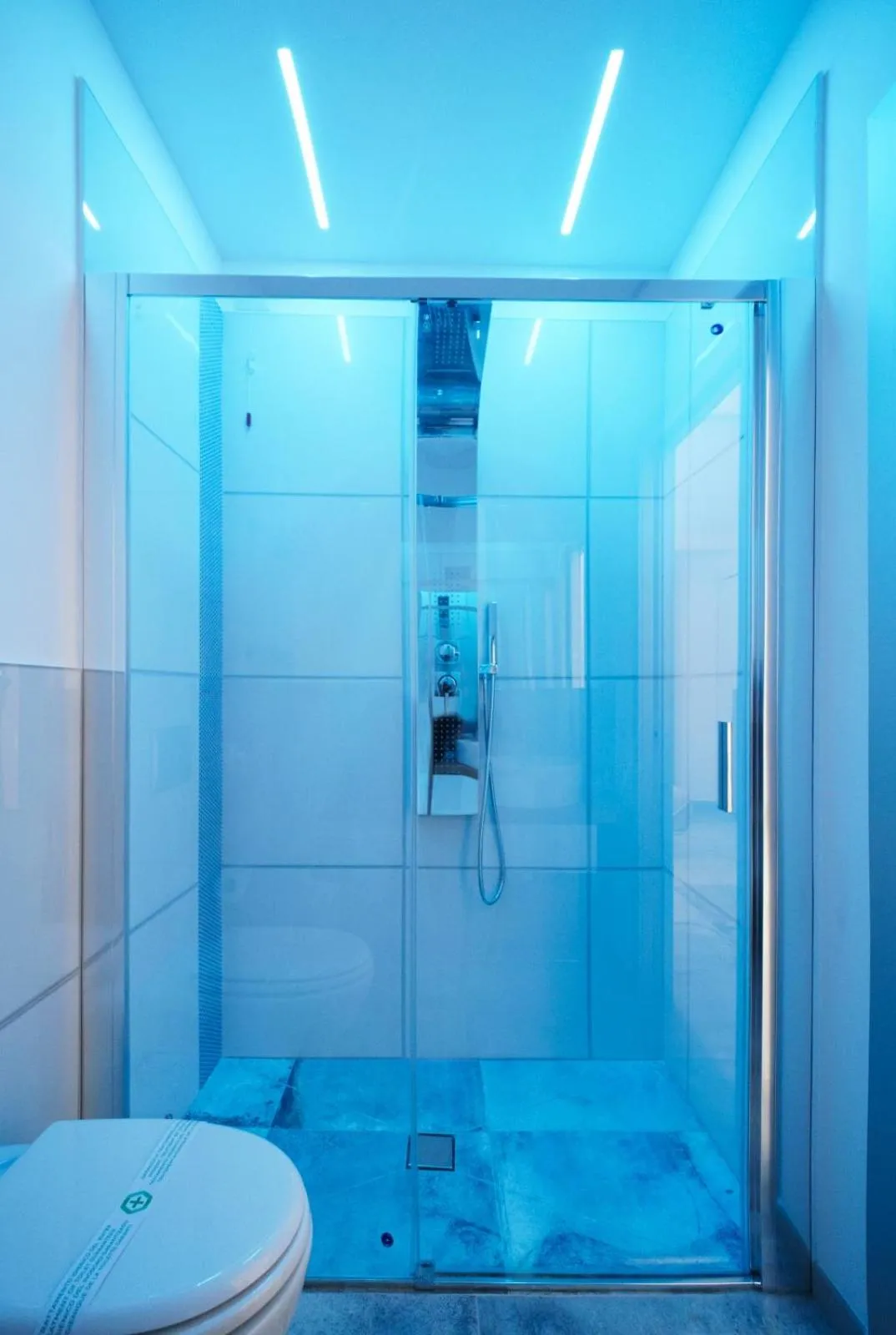 Shower in Oasi del Golfo Suites B&B