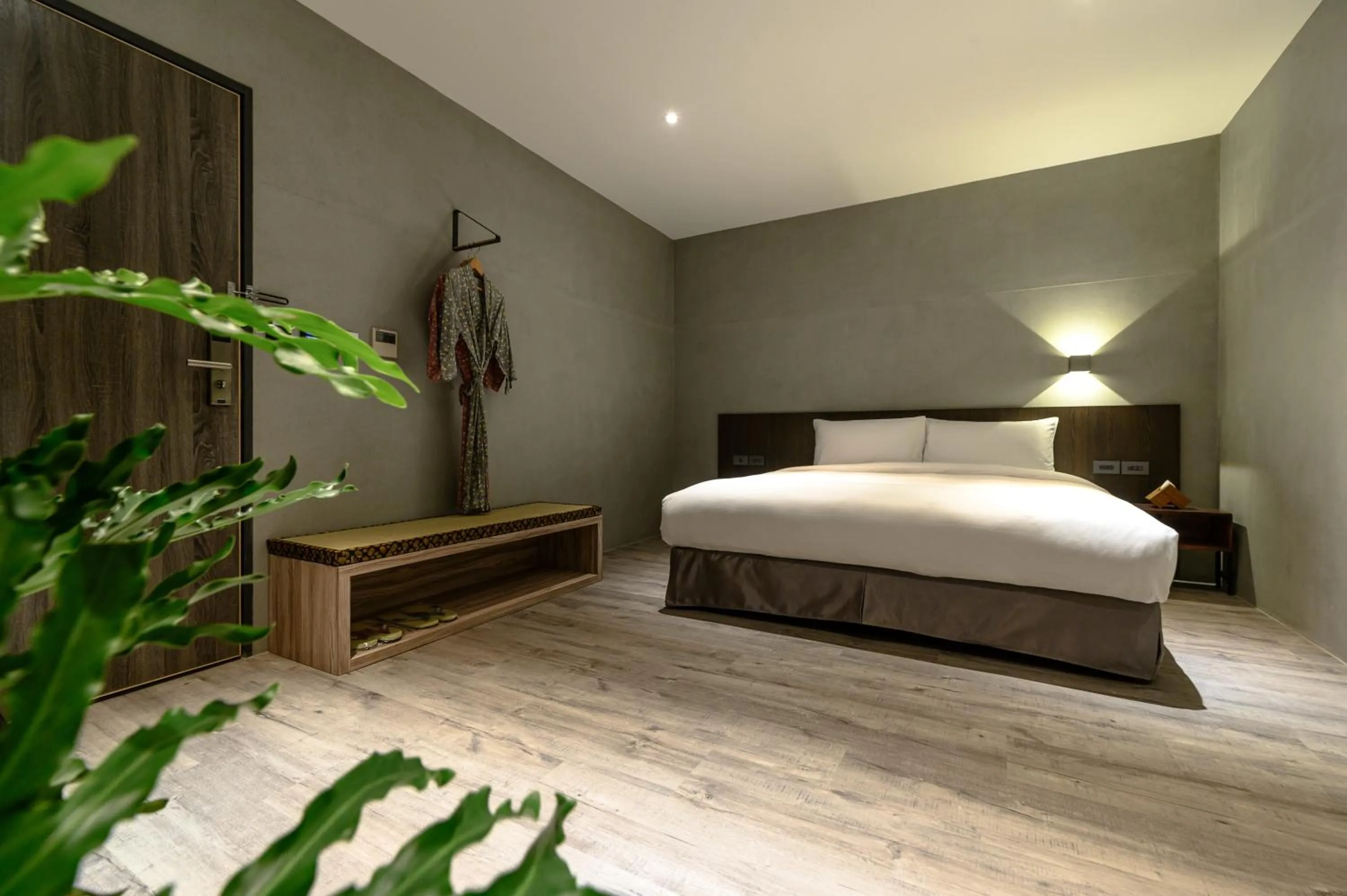 Photo of the whole room, Bed in Yunoyado Onsen Hot Spring Hotel Deyang