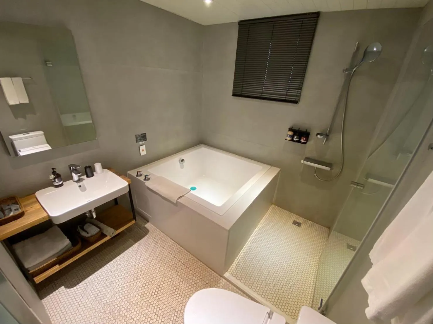 Bathroom, Bed in Yunoyado Onsen Hot Spring Hotel Deyang