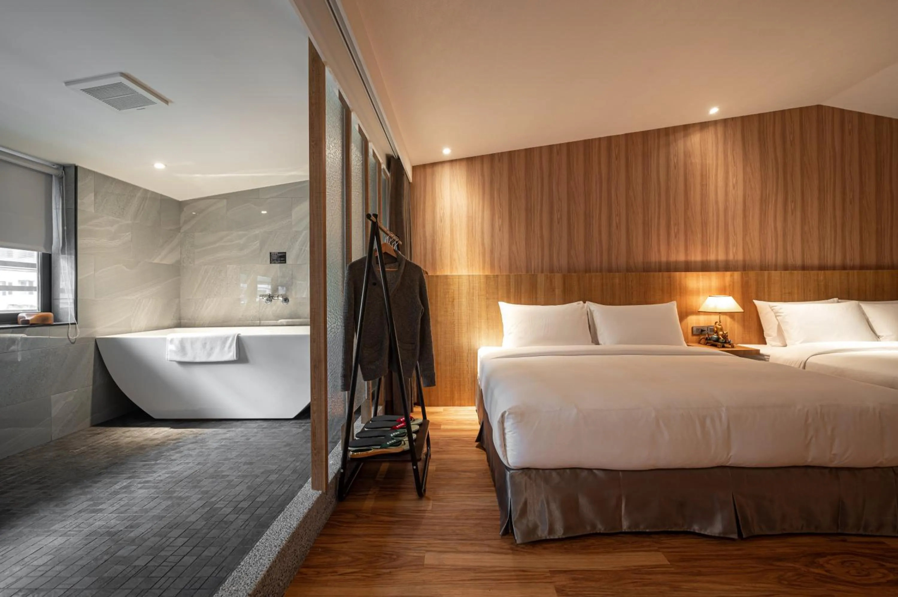 Photo of the whole room, Bed in Yunoyado Onsen Hot Spring Hotel Deyang