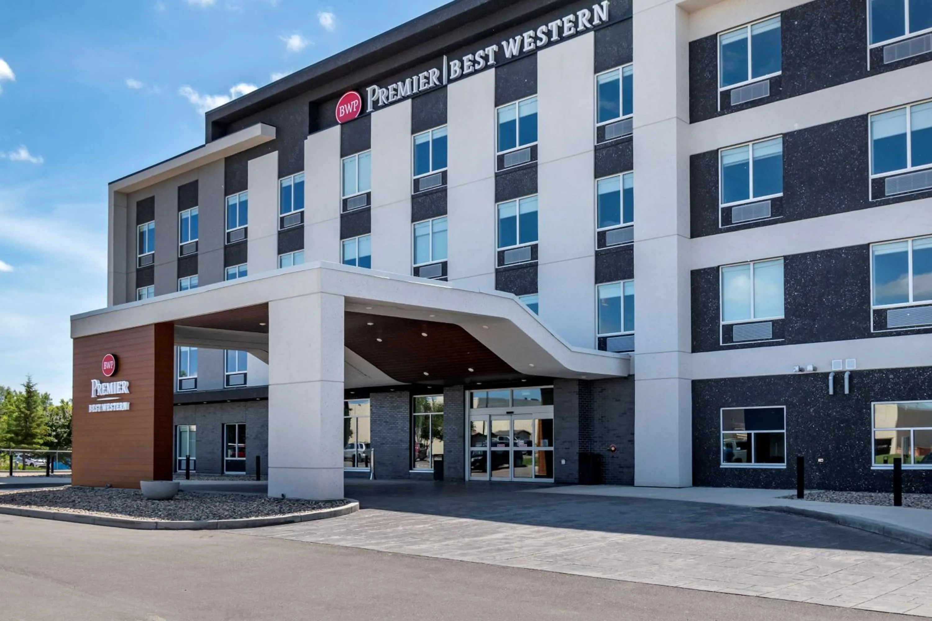 Property building in Best Western Premier Prince Albert