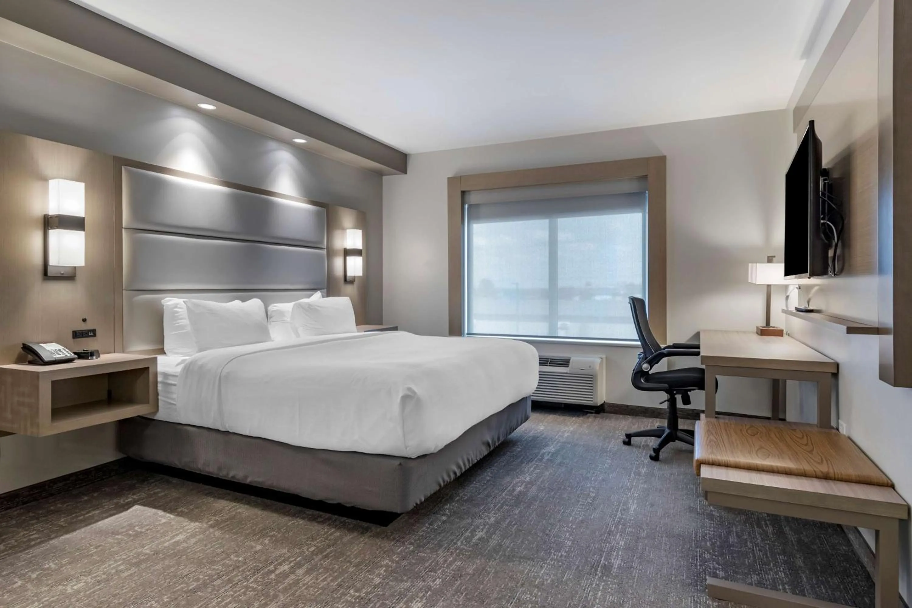 Bedroom, Bed in Best Western Premier Prince Albert