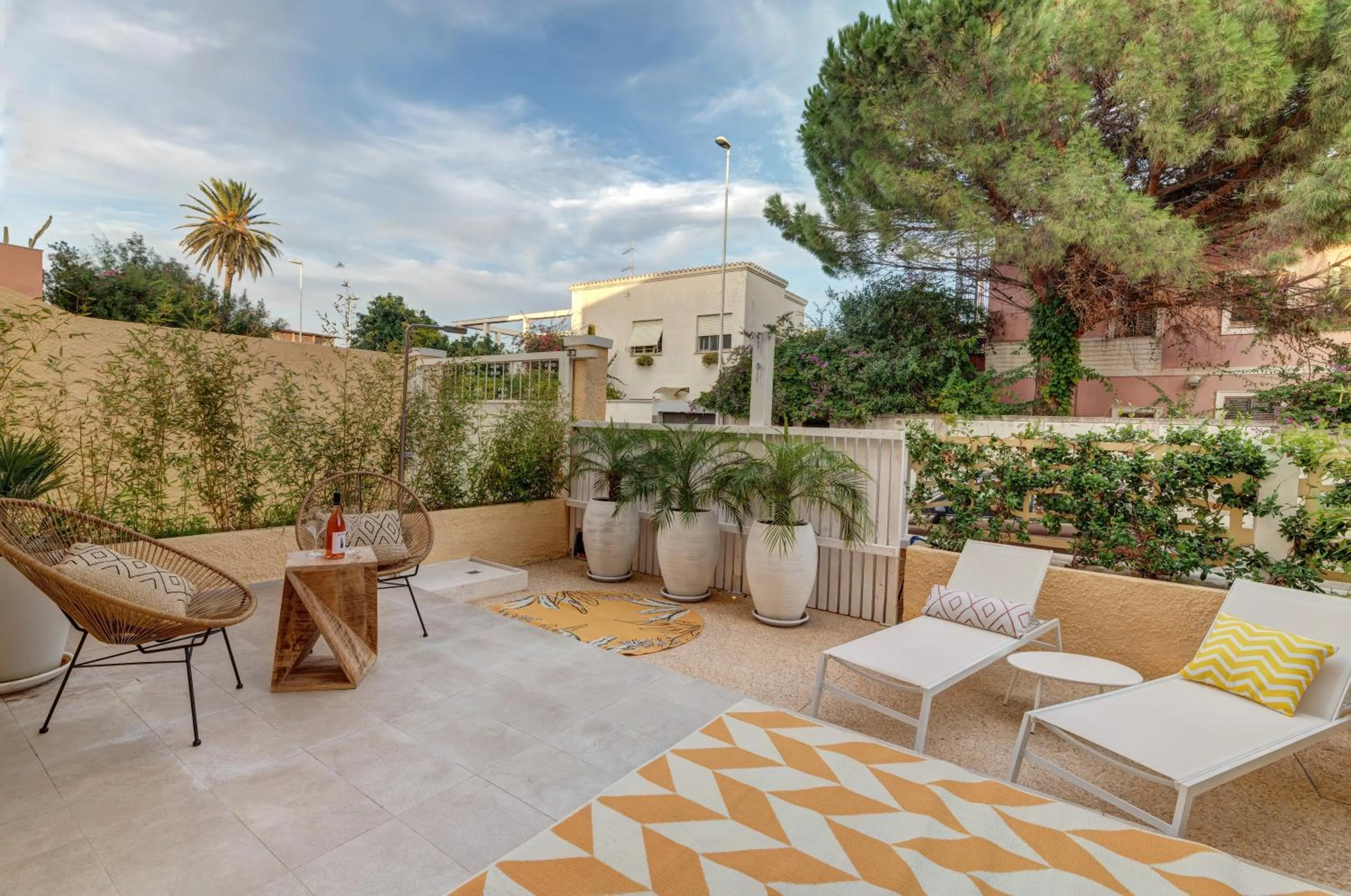 Patio in Le Palmette Suites